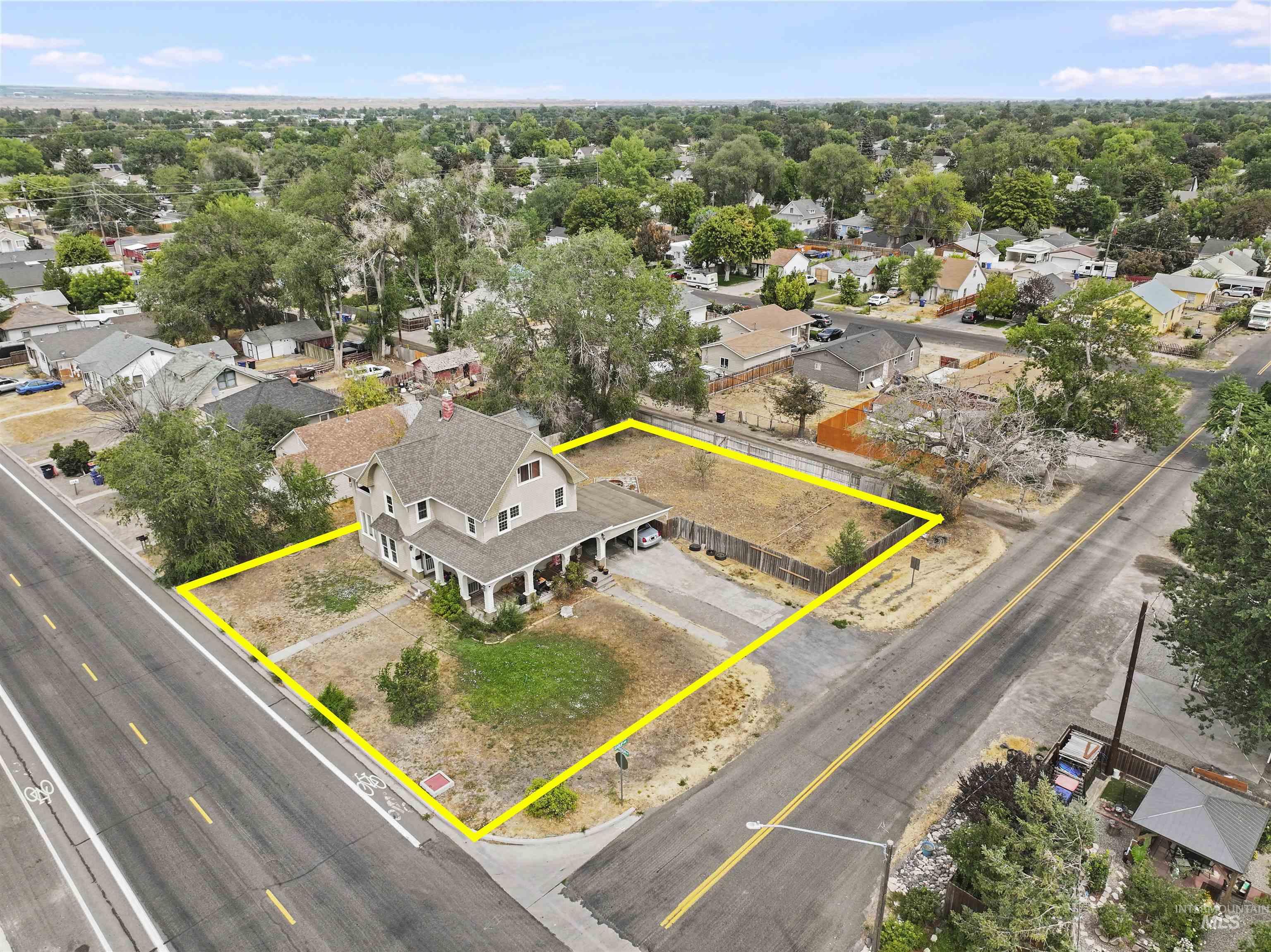 204 Harrison Street, Twin Falls, Idaho 83301, 4 Bedrooms, 3 Bathrooms, Residential For Sale, Price $340,000, 98998143