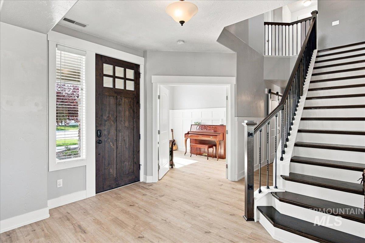 12562 S Carriage Hill Way, Nampa, Idaho 83686, 5 Bedrooms, 3.5 Bathrooms, Residential For Sale, Price $710,000, 98998146
