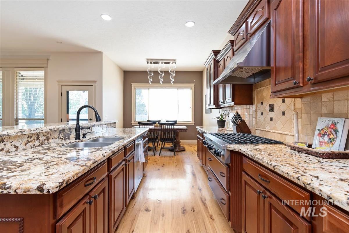 3889 S Lamone Way, Meridian, Idaho 83642, 3 Bedrooms, 3 Bathrooms, Residential For Sale, Price $699,900,MLS 98998148