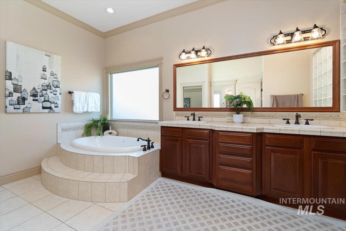 3889 S Lamone Way, Meridian, Idaho 83642, 3 Bedrooms, 3 Bathrooms, Residential For Sale, Price $699,900,MLS 98998148