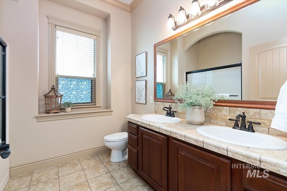 3889 S Lamone Way, Meridian, Idaho 83642, 3 Bedrooms, 3 Bathrooms, Residential For Sale, Price $699,900,MLS 98998148