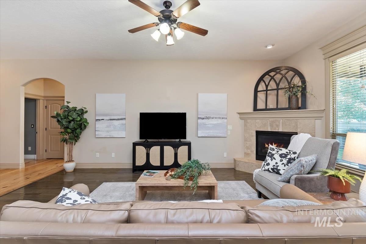 3889 S Lamone Way, Meridian, Idaho 83642, 3 Bedrooms, 3 Bathrooms, Residential For Sale, Price $699,900,MLS 98998148