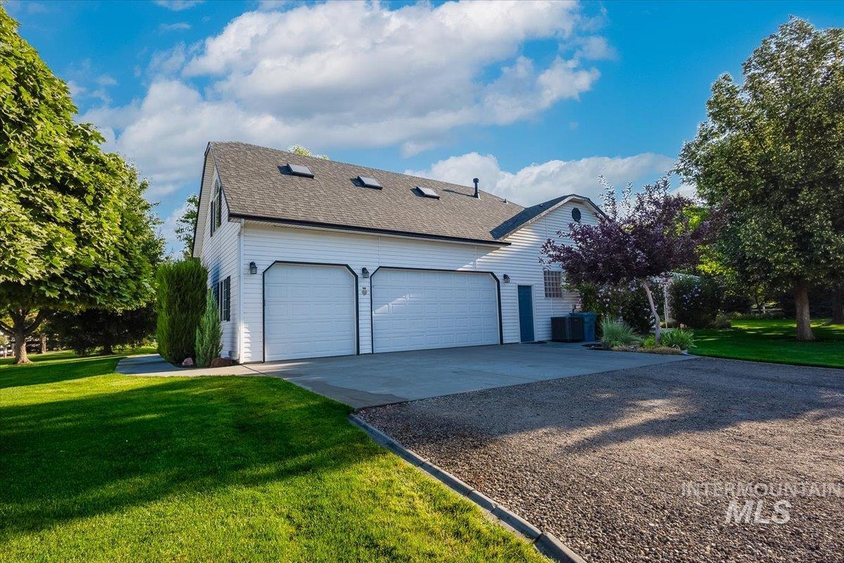 920 N ASHFORD, Nampa, Idaho 83687, 3 Bedrooms, 2 Bathrooms, Residential For Sale, Price $849,900,MLS 98998149