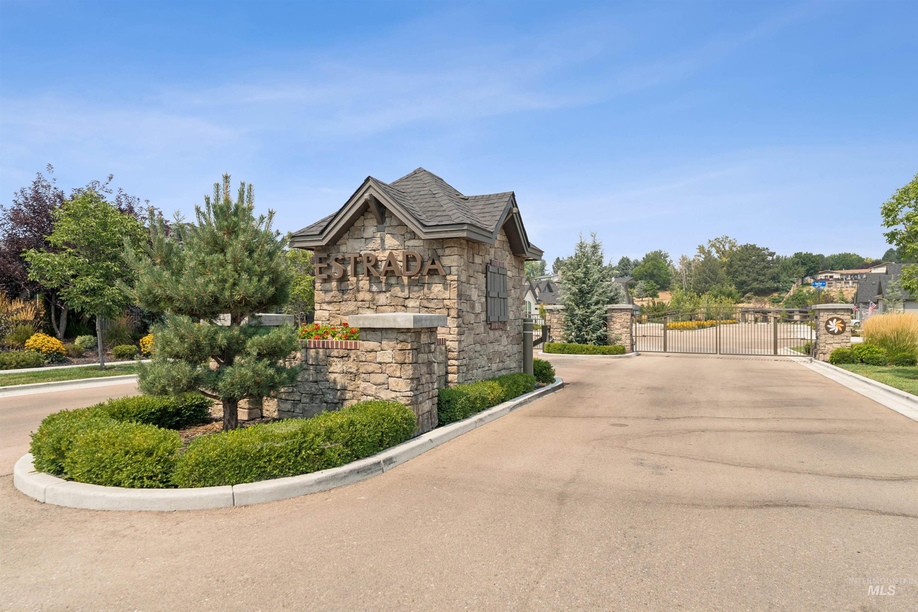 153 N Becknoll Lane, Eagle, Idaho 83616, 3 Bedrooms, 2.5 Bathrooms, Residential For Sale, Price $725,000,MLS 98998152