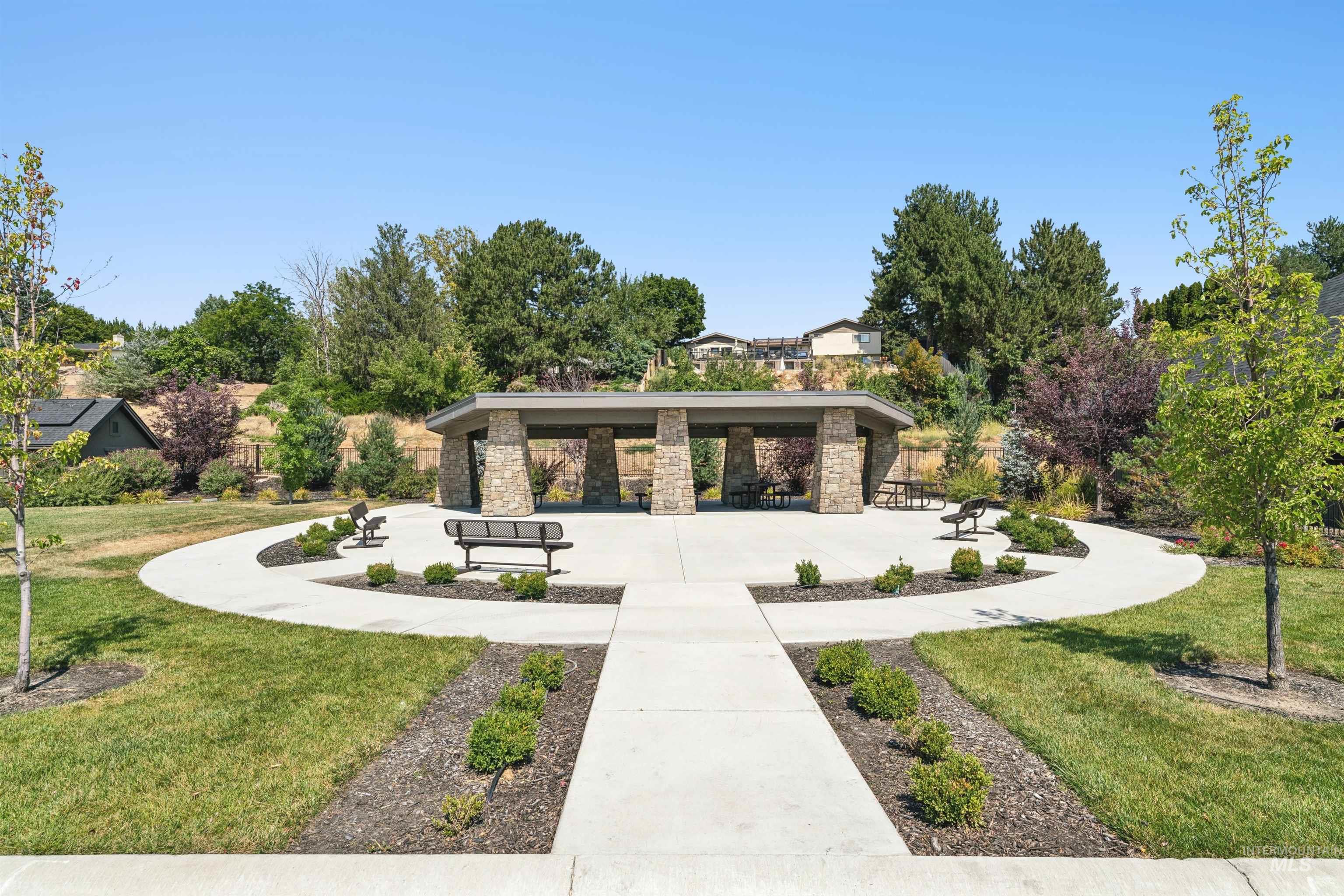 153 N Becknoll Lane, Eagle, Idaho 83616, 3 Bedrooms, 2.5 Bathrooms, Residential For Sale, Price $725,000,MLS 98998152