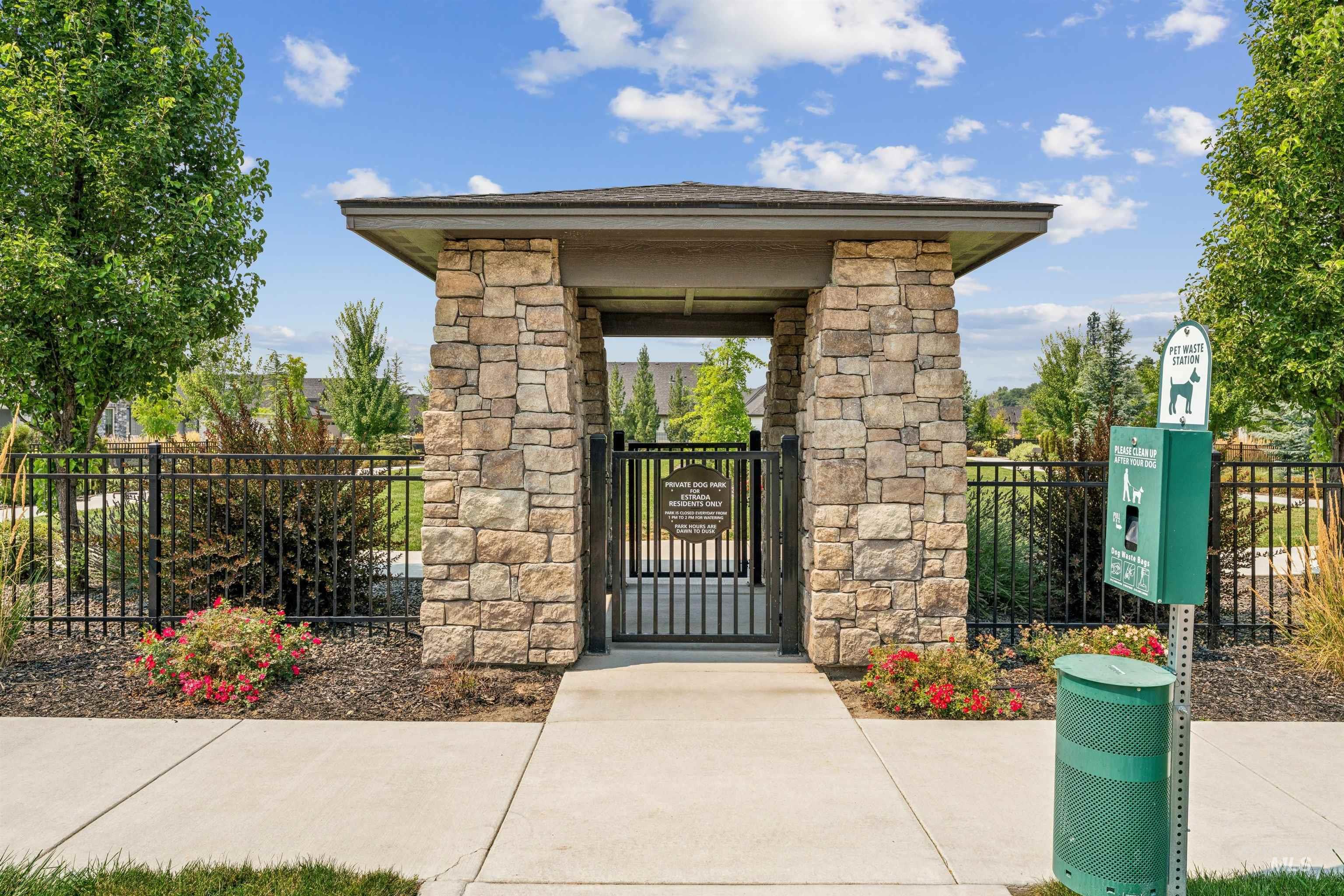 153 N Becknoll Lane, Eagle, Idaho 83616, 3 Bedrooms, 2.5 Bathrooms, Residential For Sale, Price $725,000,MLS 98998152