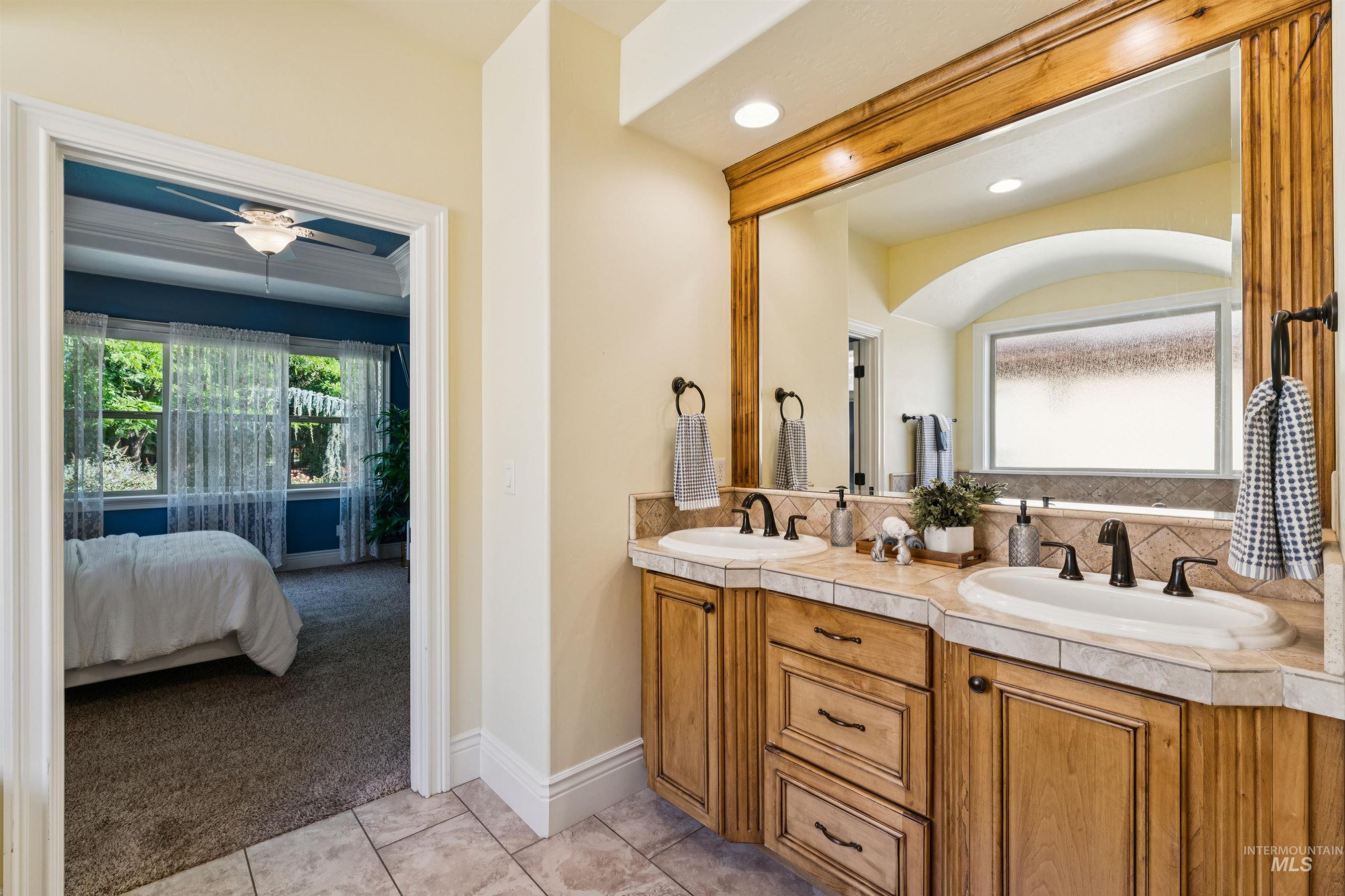 1614 W Par Court, Eagle, Idaho 83616, 3 Bedrooms, 2 Bathrooms, Residential For Sale, Price $649,999,MLS 98998157