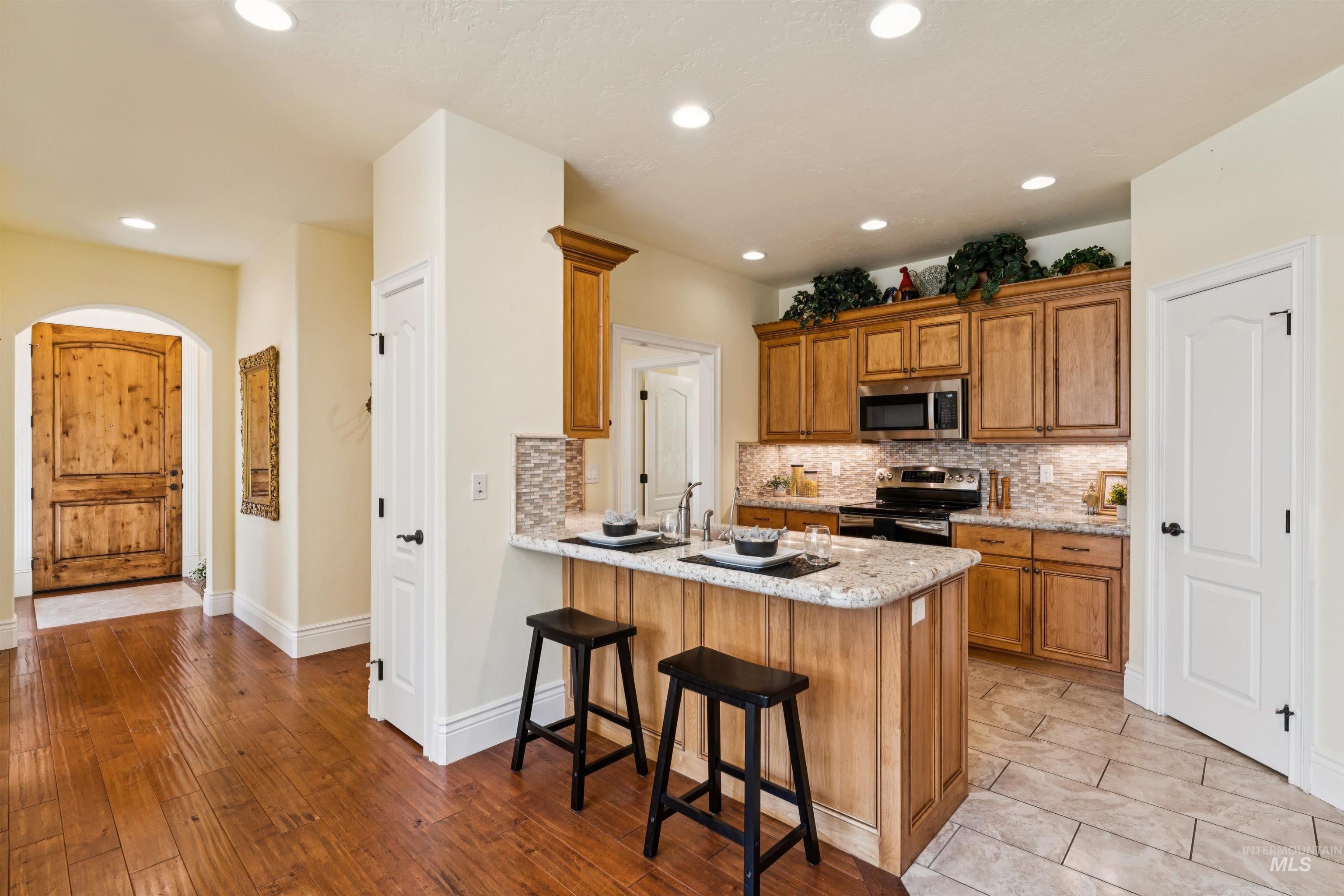 1614 W Par Court, Eagle, Idaho 83616, 3 Bedrooms, 2 Bathrooms, Residential For Sale, Price $649,999,MLS 98998157
