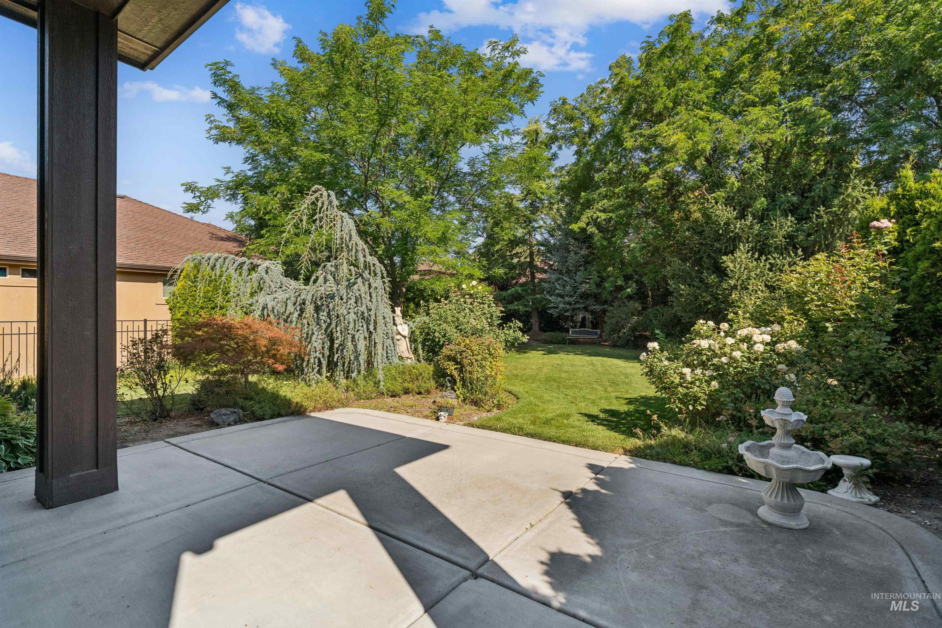 1614 W Par Court, Eagle, Idaho 83616, 3 Bedrooms, 2 Bathrooms, Residential For Sale, Price $649,999,MLS 98998157