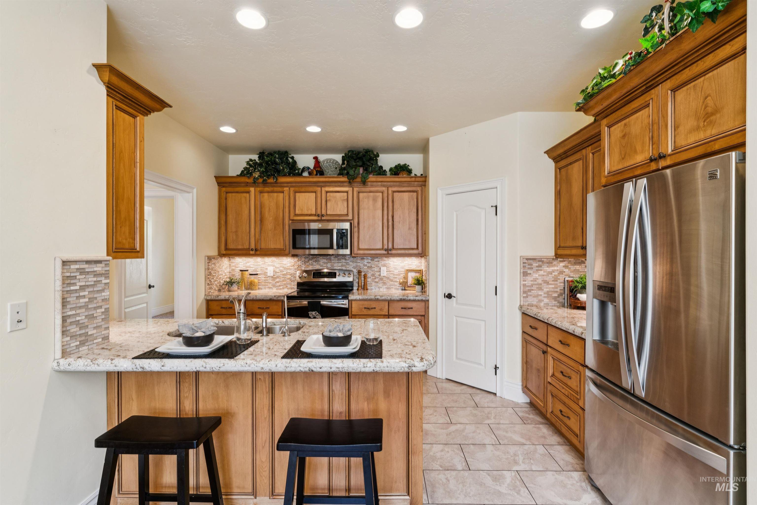 1614 W Par Court, Eagle, Idaho 83616, 3 Bedrooms, 2 Bathrooms, Residential For Sale, Price $649,999,MLS 98998157