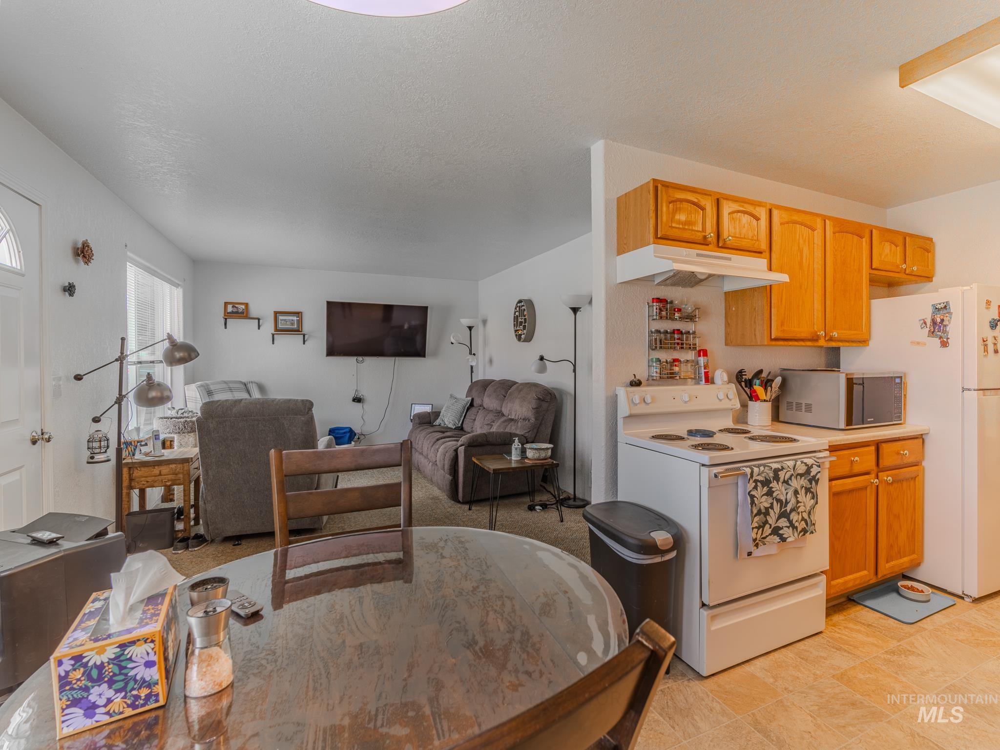 408 W South St, Grangeville, Idaho 83530, 8 Bedrooms, 4 Bathrooms, Residential For Sale, Price $595,000,MLS 98998158