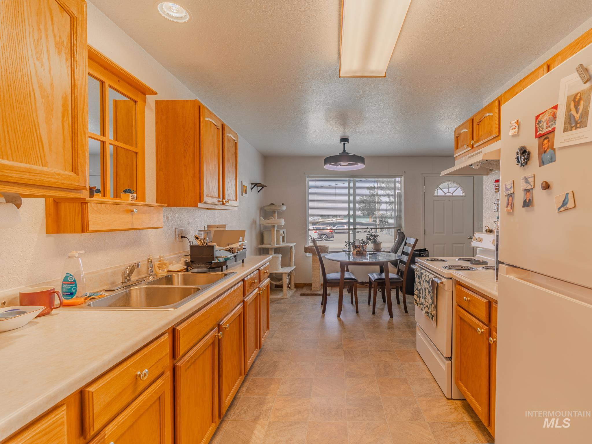 408 W South St, Grangeville, Idaho 83530, 8 Bedrooms, 4 Bathrooms, Residential For Sale, Price $595,000,MLS 98998158