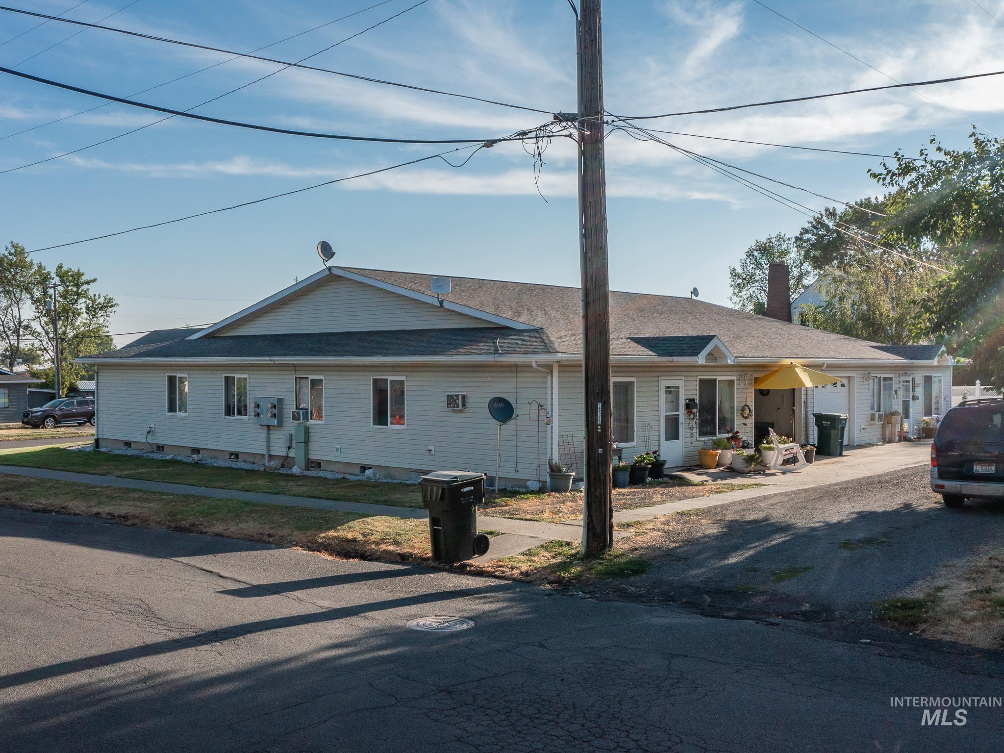 408 W South St, Grangeville, Idaho 83530, 8 Bedrooms, 4 Bathrooms, Residential For Sale, Price $595,000,MLS 98998158