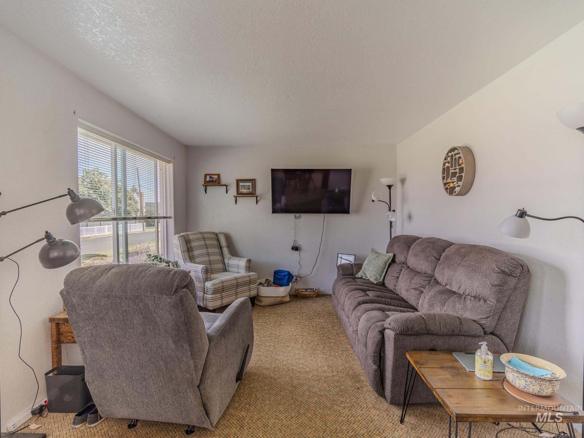408 W South St, Grangeville, Idaho 83530, 8 Bedrooms, 4 Bathrooms, Residential For Sale, Price $595,000,MLS 98998158