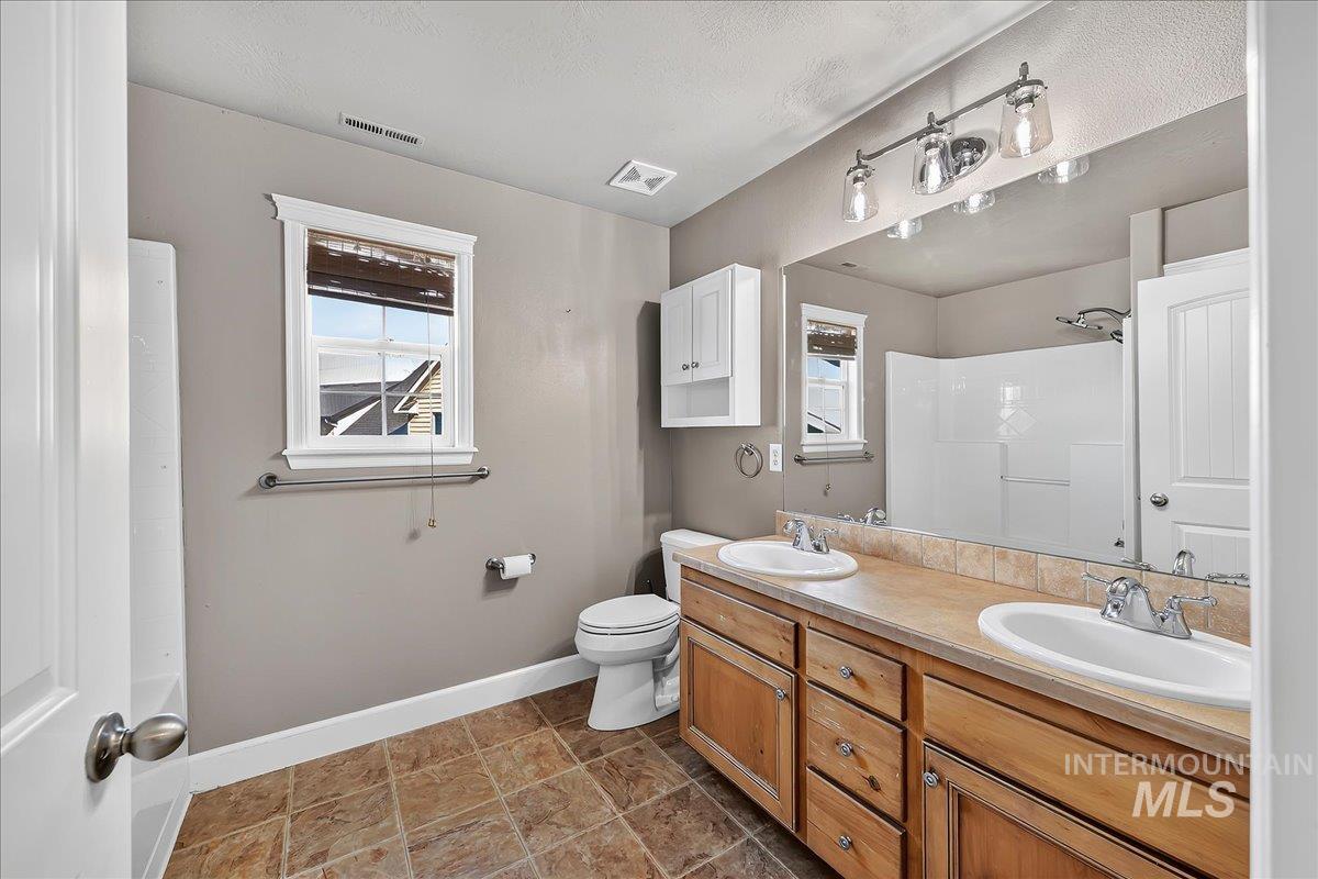 1210 W Cobblefield, Meridian, Idaho 83646, 4 Bedrooms, 2.5 Bathrooms, Residential For Sale, Price $539,900,MLS 98998159