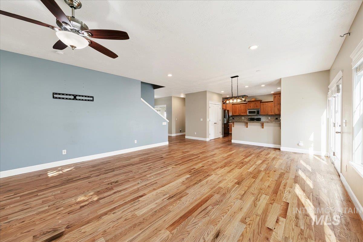 1210 W Cobblefield, Meridian, Idaho 83646, 4 Bedrooms, 2.5 Bathrooms, Residential For Sale, Price $539,900,MLS 98998159