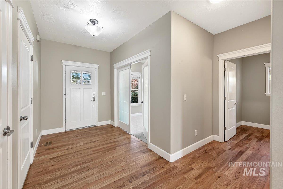1210 W Cobblefield, Meridian, Idaho 83646, 4 Bedrooms, 2.5 Bathrooms, Residential For Sale, Price $539,900,MLS 98998159