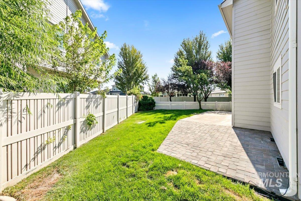 1210 W Cobblefield, Meridian, Idaho 83646, 4 Bedrooms, 2.5 Bathrooms, Residential For Sale, Price $539,900,MLS 98998159