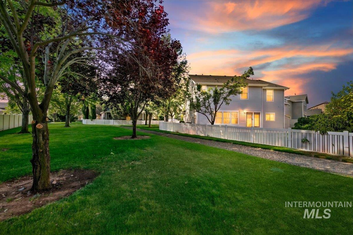 1210 W Cobblefield, Meridian, Idaho 83646, 4 Bedrooms, 2.5 Bathrooms, Residential For Sale, Price $539,900,MLS 98998159
