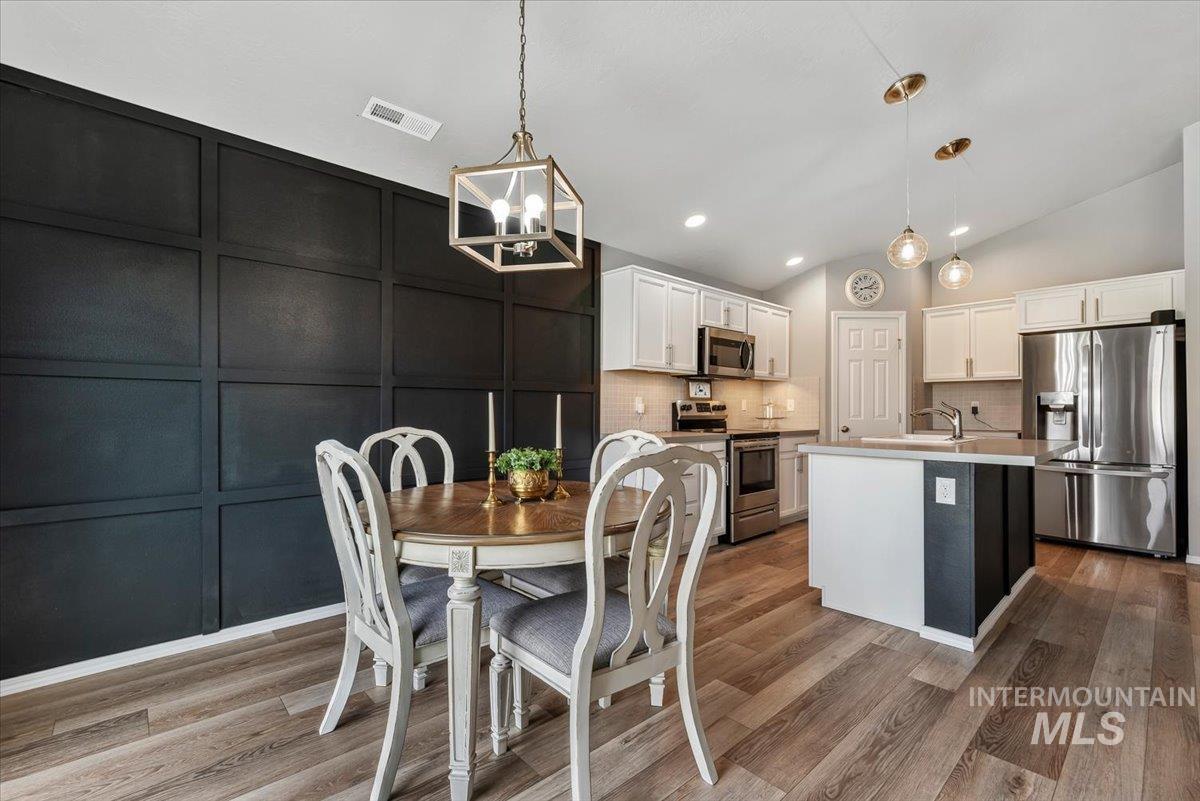 730 W Treehouse Way, Kuna, Idaho 83634, 3 Bedrooms, 2 Bathrooms, Residential For Sale, Price $444,500,MLS 98998160