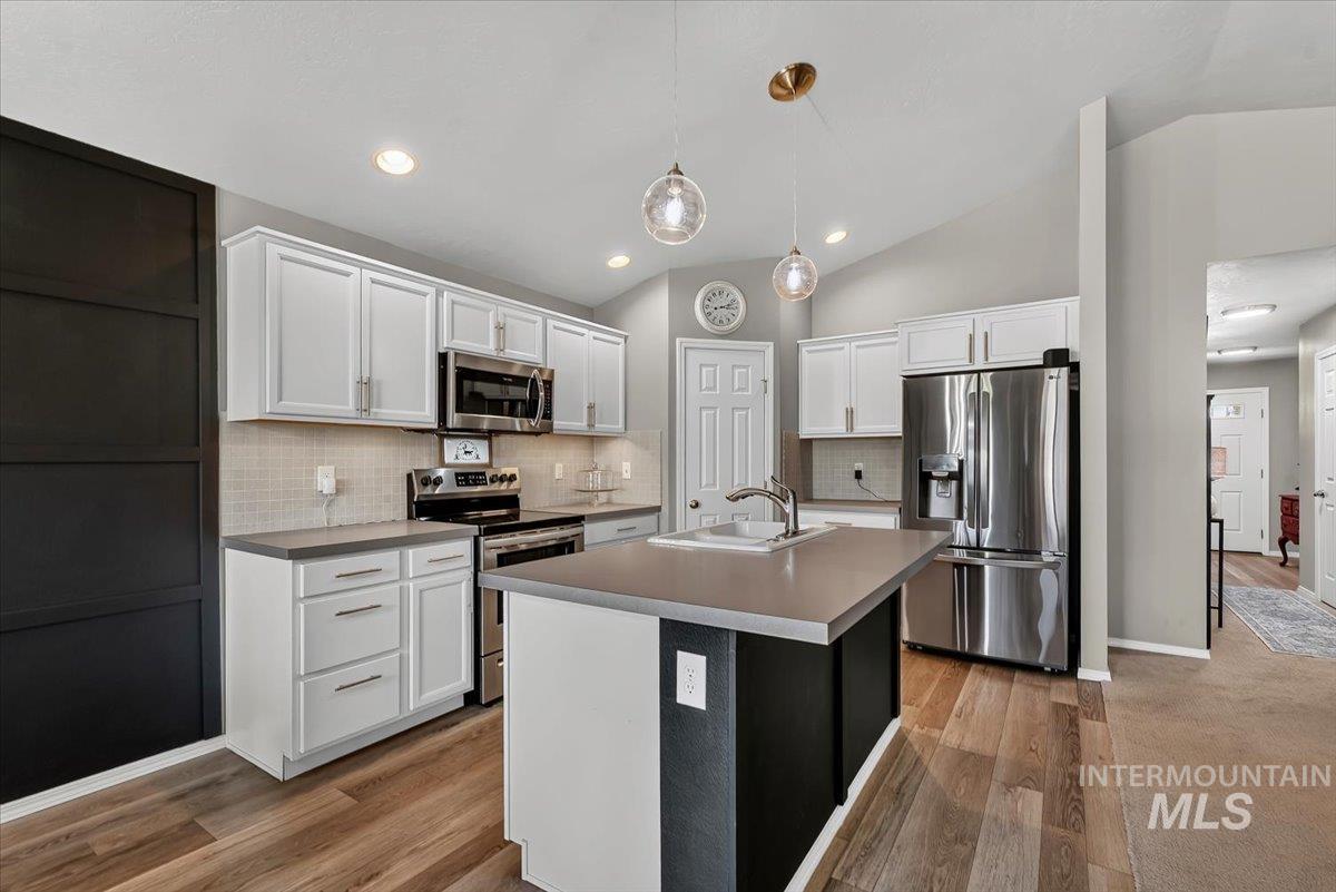 730 W Treehouse Way, Kuna, Idaho 83634, 3 Bedrooms, 2 Bathrooms, Residential For Sale, Price $444,500,MLS 98998160