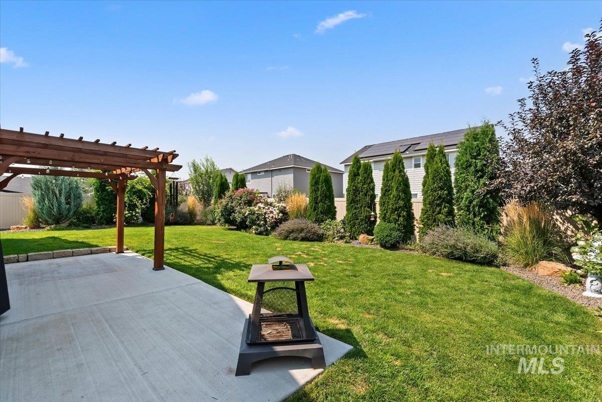730 W Treehouse Way, Kuna, Idaho 83634, 3 Bedrooms, 2 Bathrooms, Residential For Sale, Price $444,500,MLS 98998160