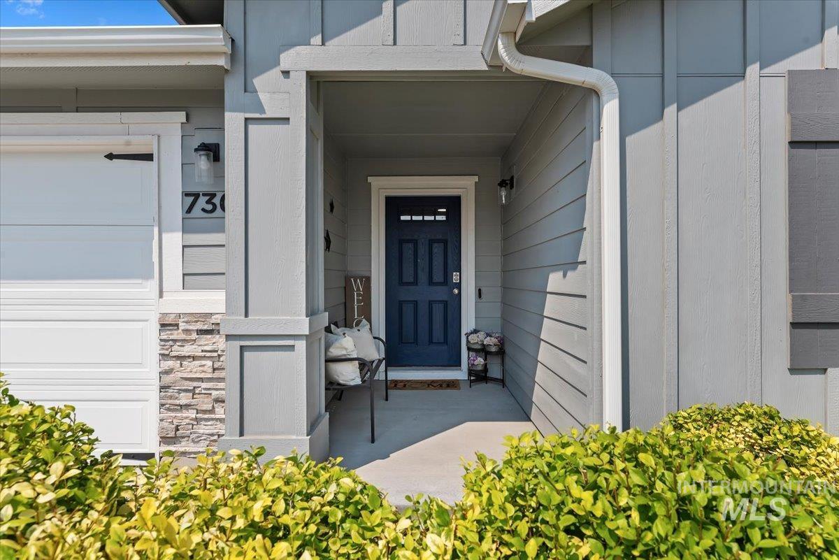 730 W Treehouse Way, Kuna, Idaho 83634, 3 Bedrooms, 2 Bathrooms, Residential For Sale, Price $444,500,MLS 98998160