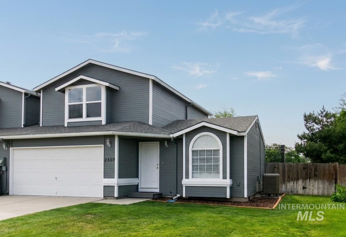 2807 Laurel Way, Nampa, Idaho 83686, 3 Bedrooms, 2.5 Bathrooms, Residential For Sale, Price $344,900,MLS 98998164
