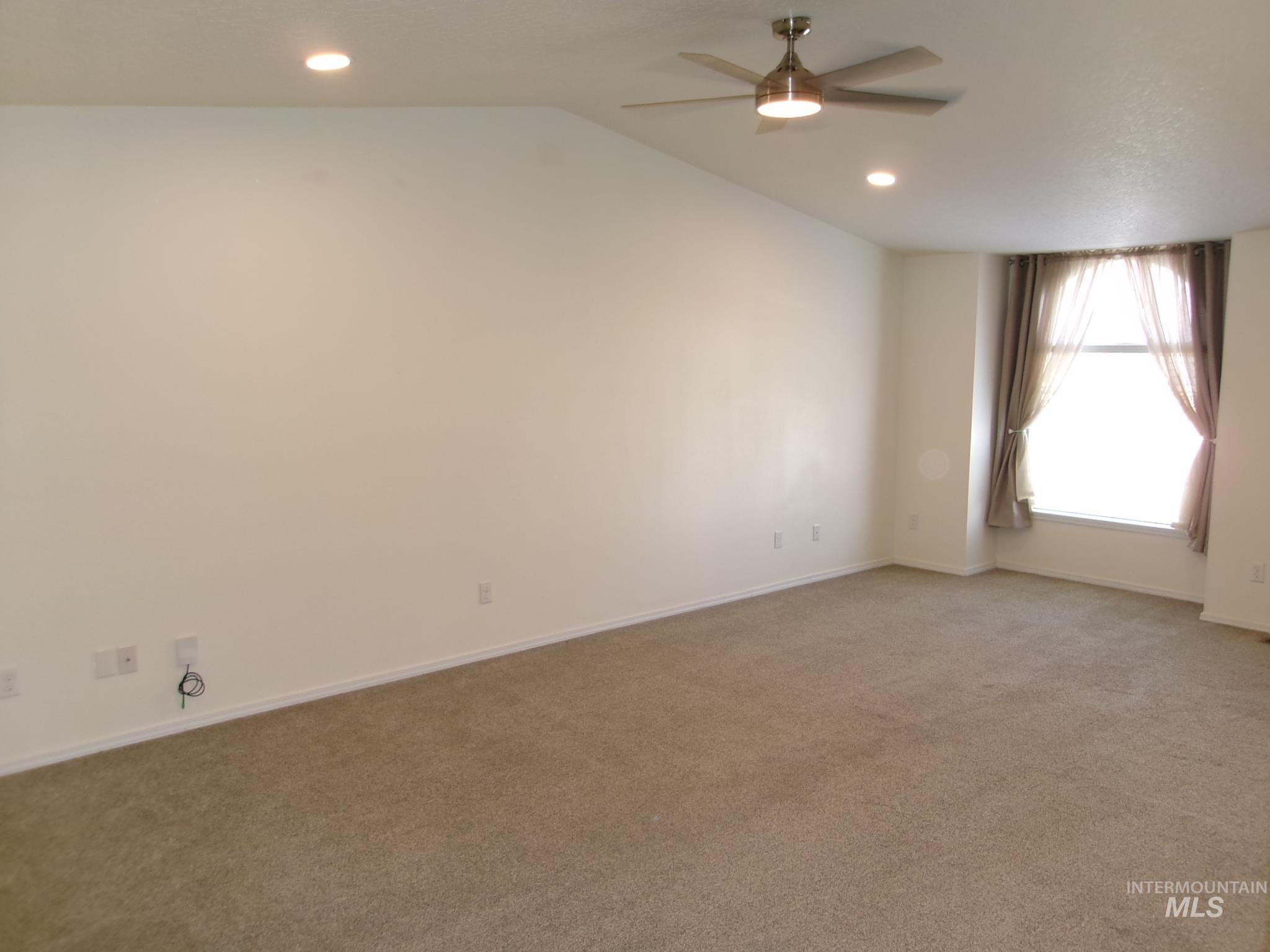 2807 Laurel Way, Nampa, Idaho 83686, 3 Bedrooms, 2.5 Bathrooms, Residential For Sale, Price $344,900,MLS 98998164