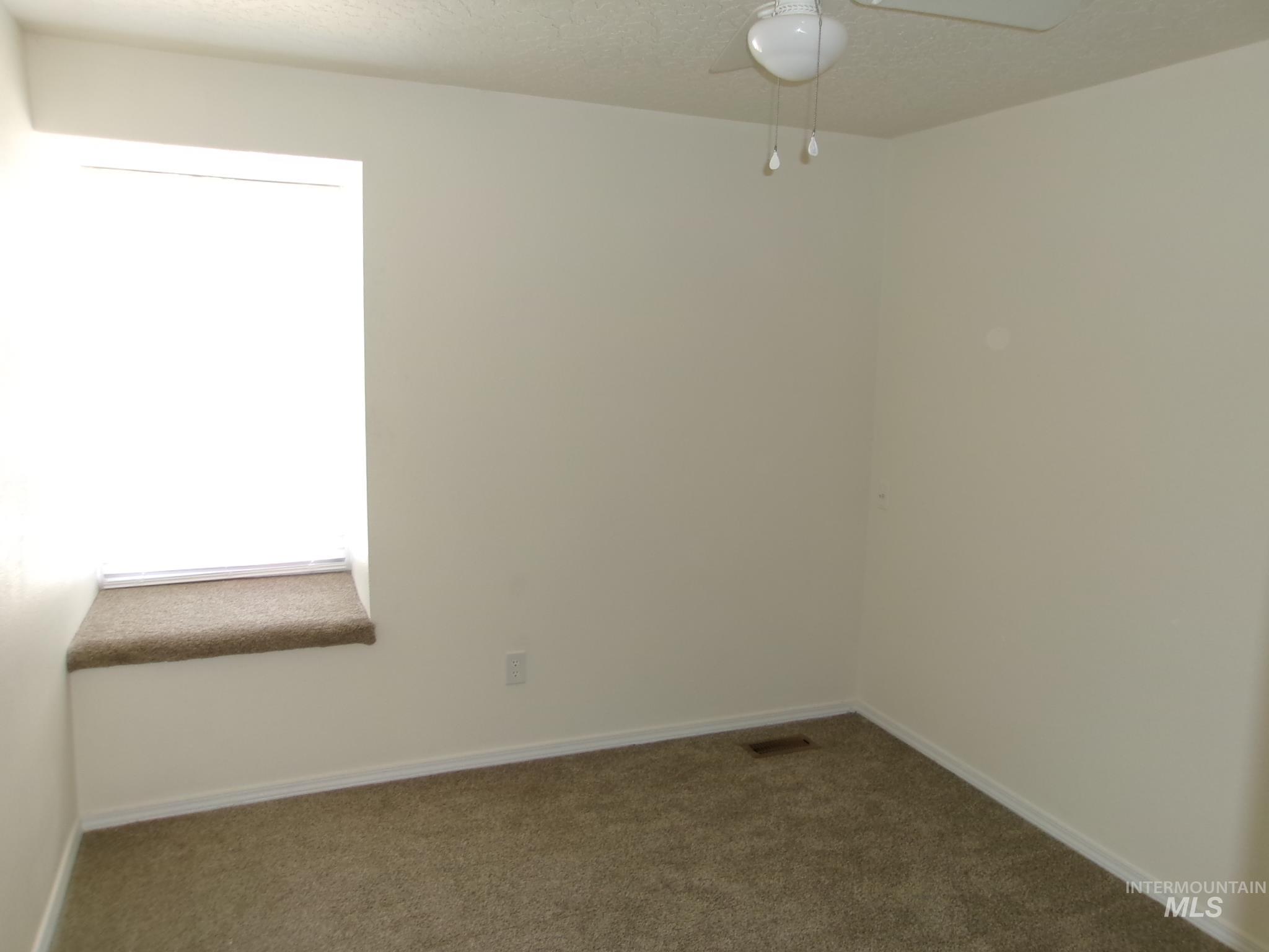 2807 Laurel Way, Nampa, Idaho 83686, 3 Bedrooms, 2.5 Bathrooms, Residential For Sale, Price $344,900,MLS 98998164
