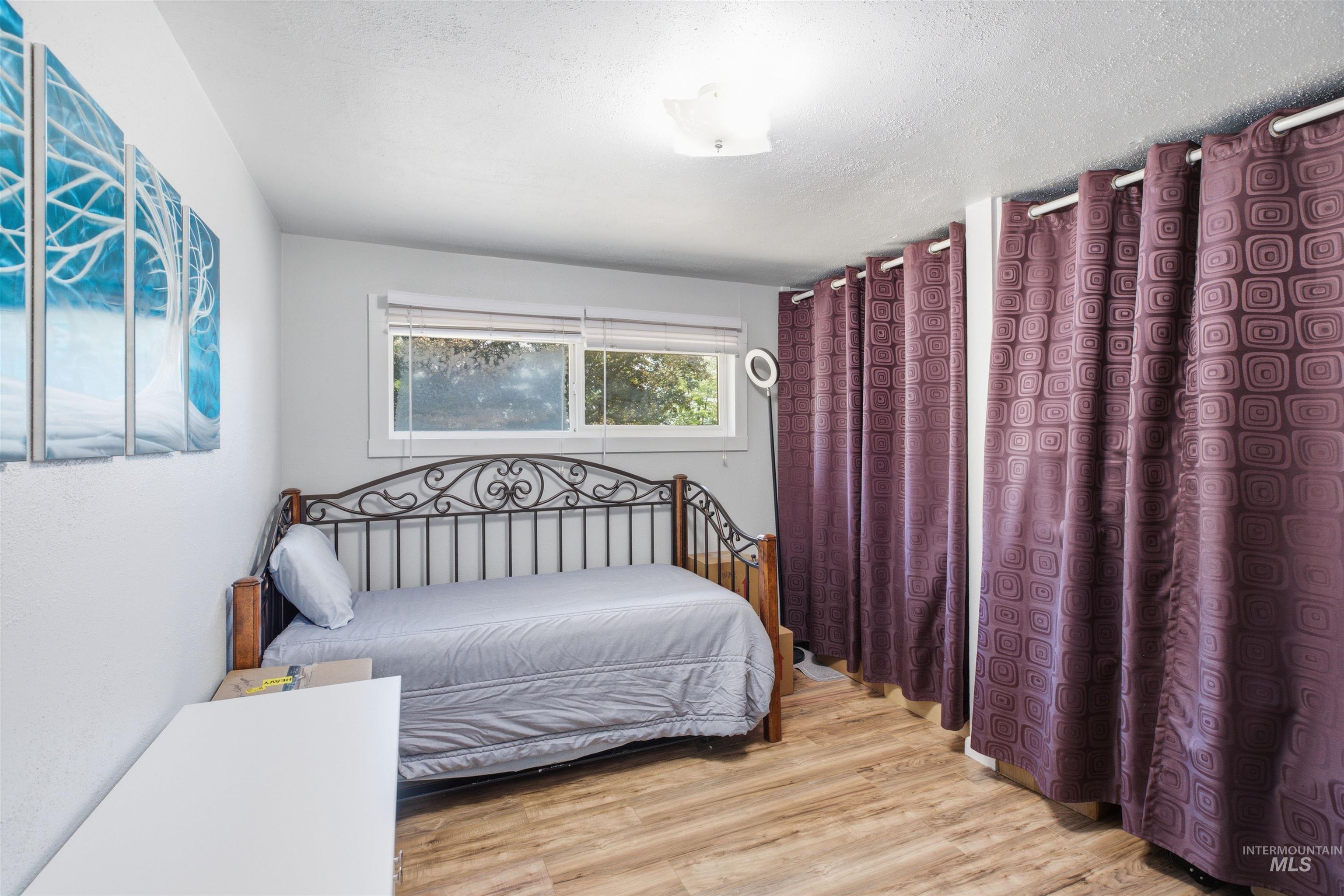 323 N Grant St, Moscow, Idaho 83843, 5 Bedrooms, 2 Bathrooms, Residential For Sale, Price $480,000,MLS 98998167