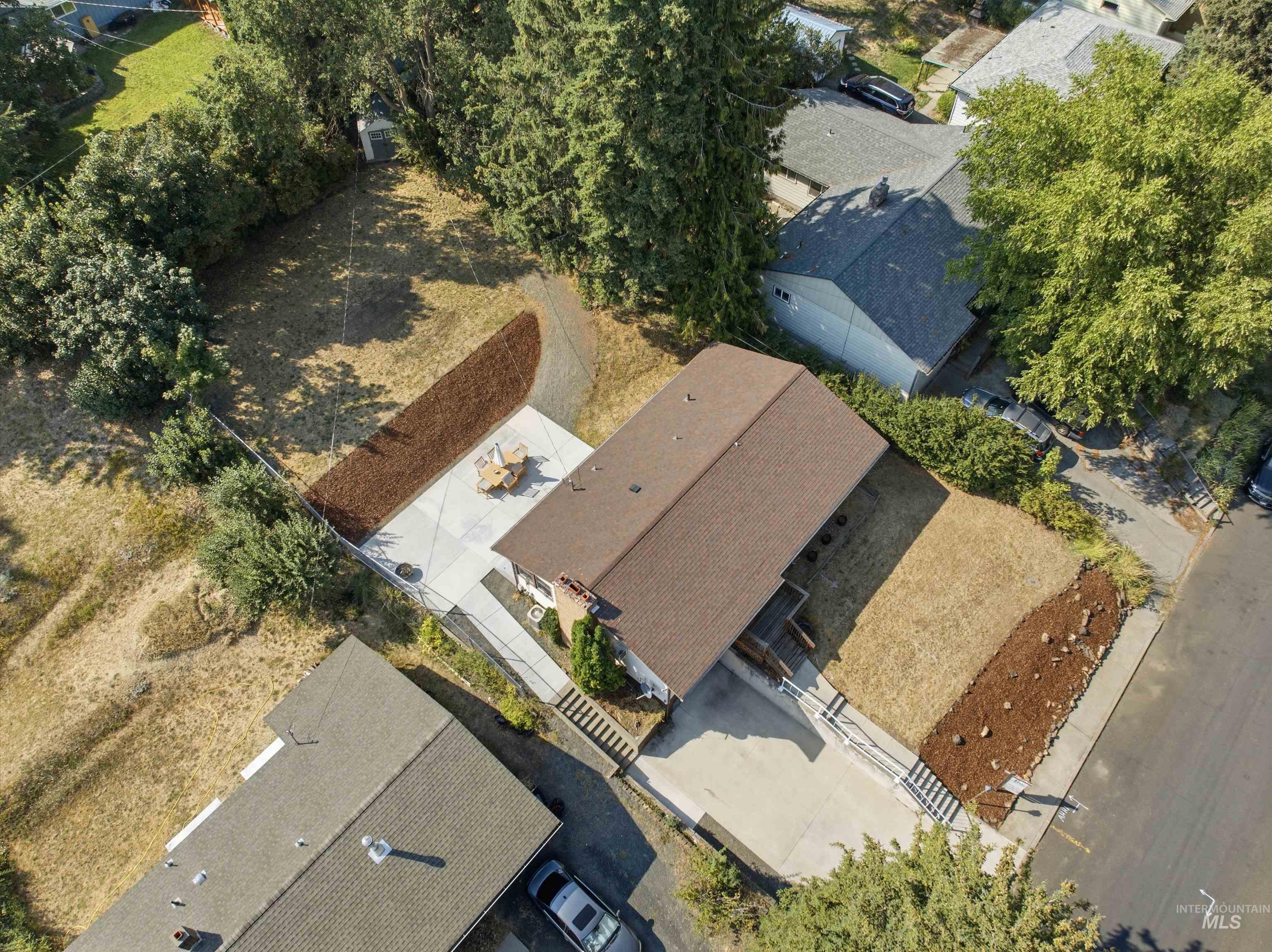323 N Grant St, Moscow, Idaho 83843, 5 Bedrooms, 2 Bathrooms, Residential For Sale, Price $480,000,MLS 98998167