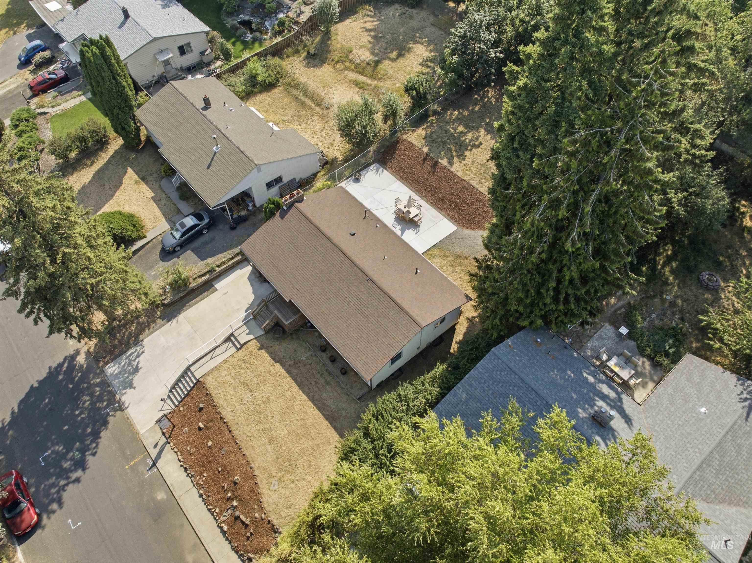 323 N Grant St, Moscow, Idaho 83843, 5 Bedrooms, 2 Bathrooms, Residential For Sale, Price $480,000,MLS 98998167