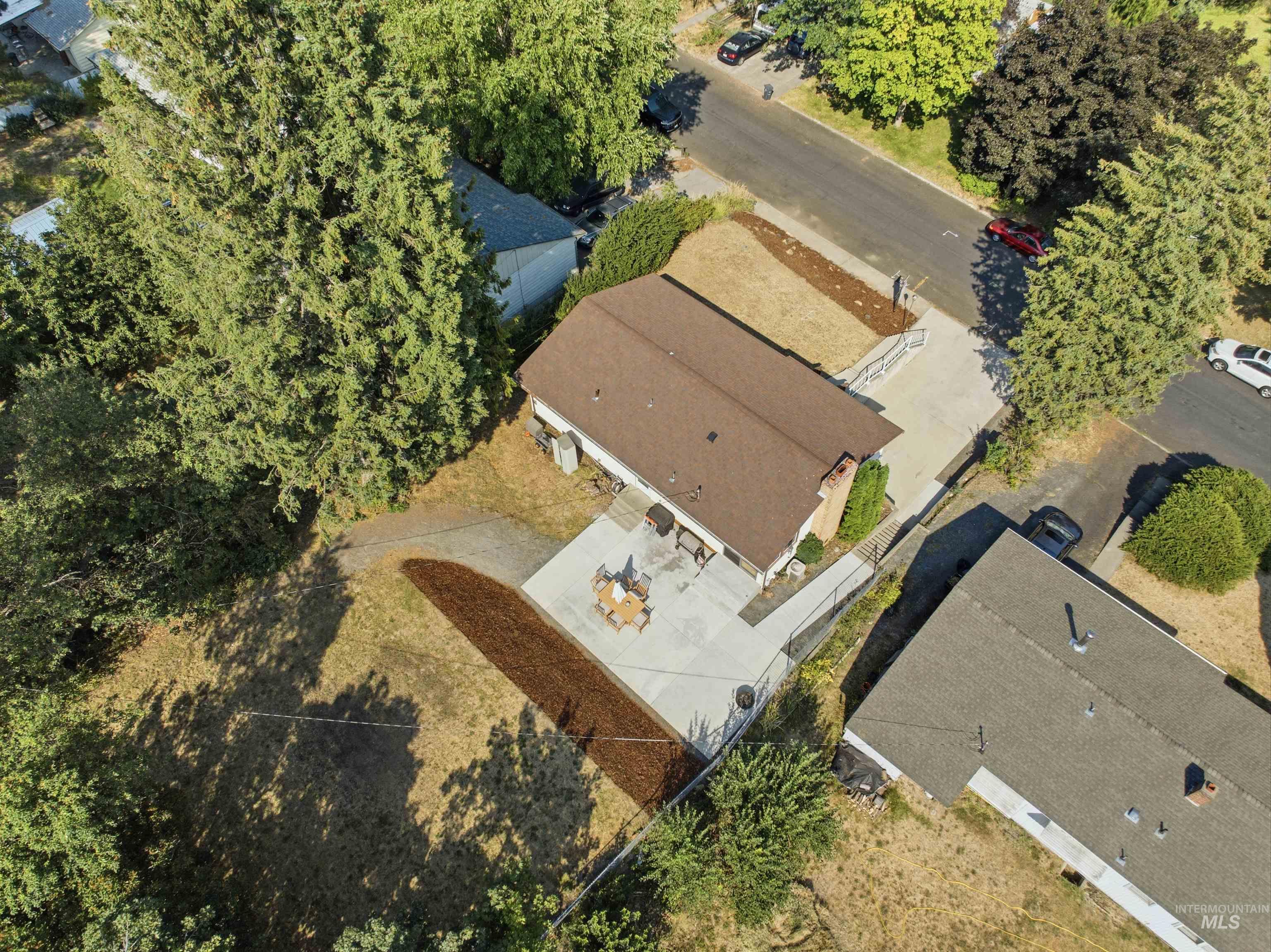 323 N Grant St, Moscow, Idaho 83843, 5 Bedrooms, 2 Bathrooms, Residential For Sale, Price $480,000,MLS 98998167
