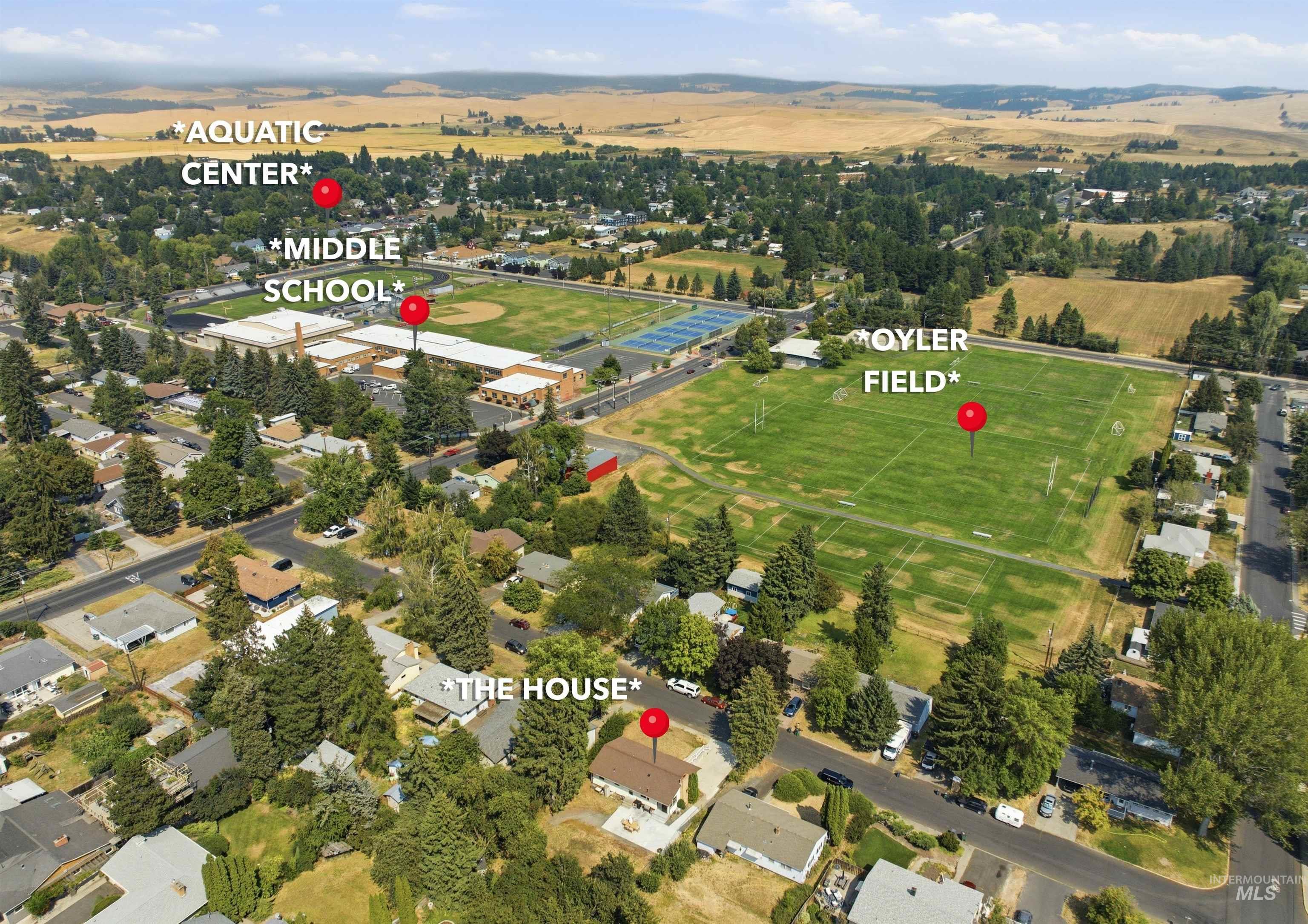 323 N Grant St, Moscow, Idaho 83843, 5 Bedrooms, 2 Bathrooms, Residential For Sale, Price $480,000,MLS 98998167