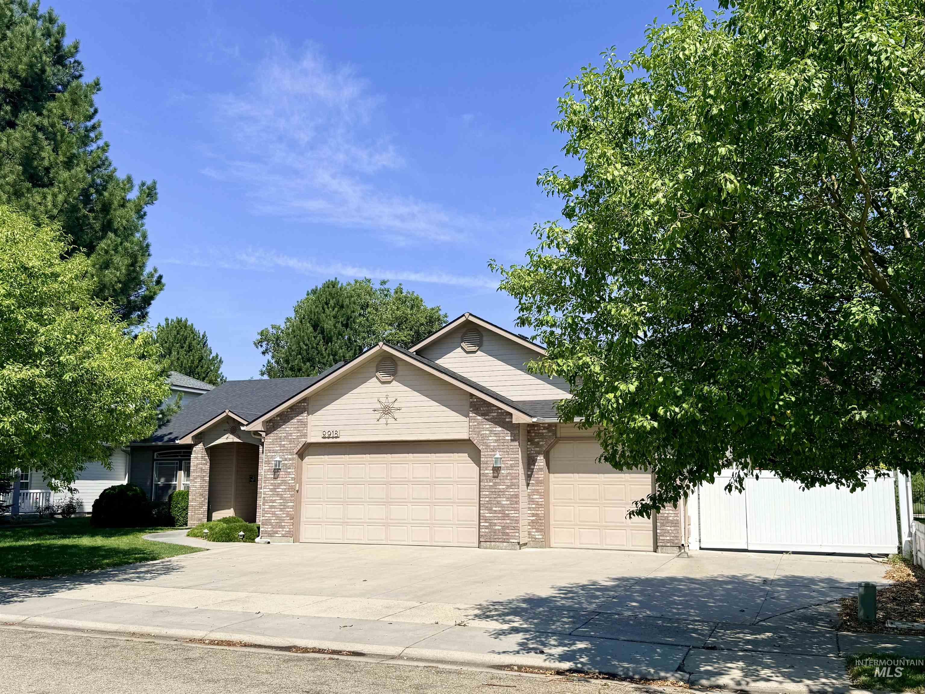 2918 E Green Canyon Dr, Meridian, Idaho 83642, 3 Bedrooms, 2.5 Bathrooms, Residential For Sale, Price $589,990,MLS 98998168