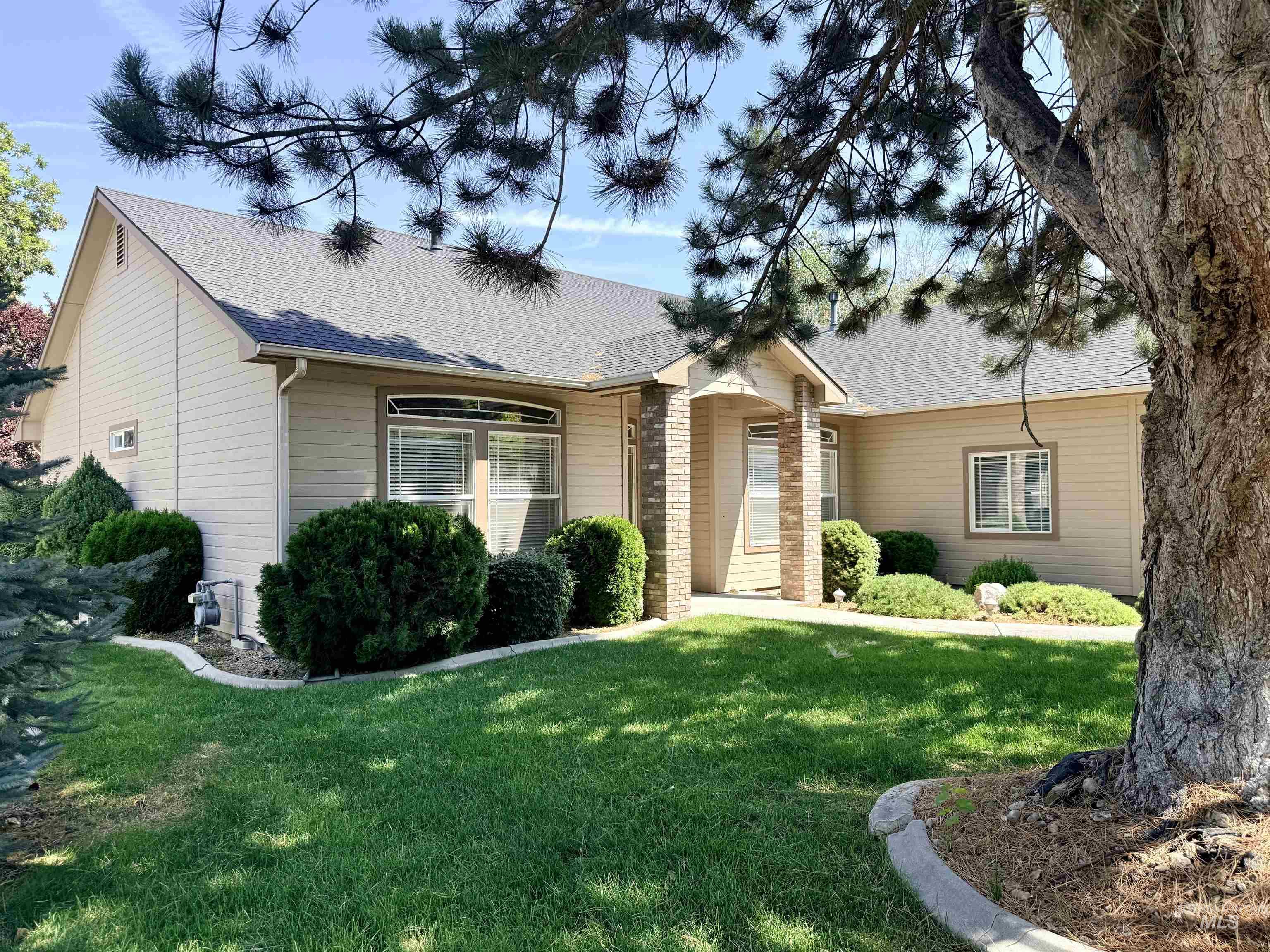 2918 E Green Canyon Dr, Meridian, Idaho 83642, 3 Bedrooms, 2.5 Bathrooms, Residential For Sale, Price $589,990,MLS 98998168