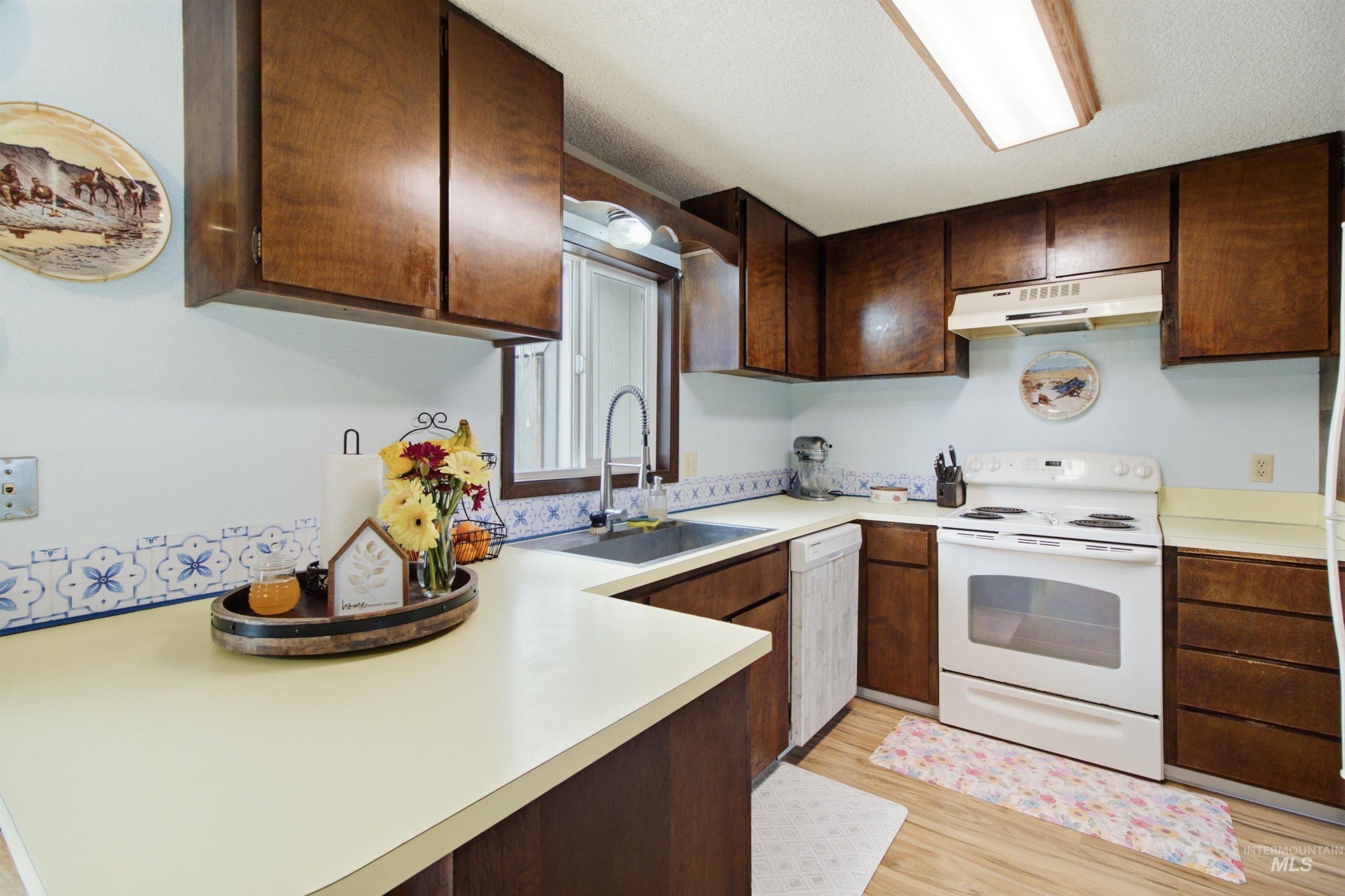 1232 &1232 1/2 Grelle Ave, Lewiston, Idaho 83501, 1 Bedroom, 1 Bathroom, Residential Income For Sale, Price $463,000, 98998170