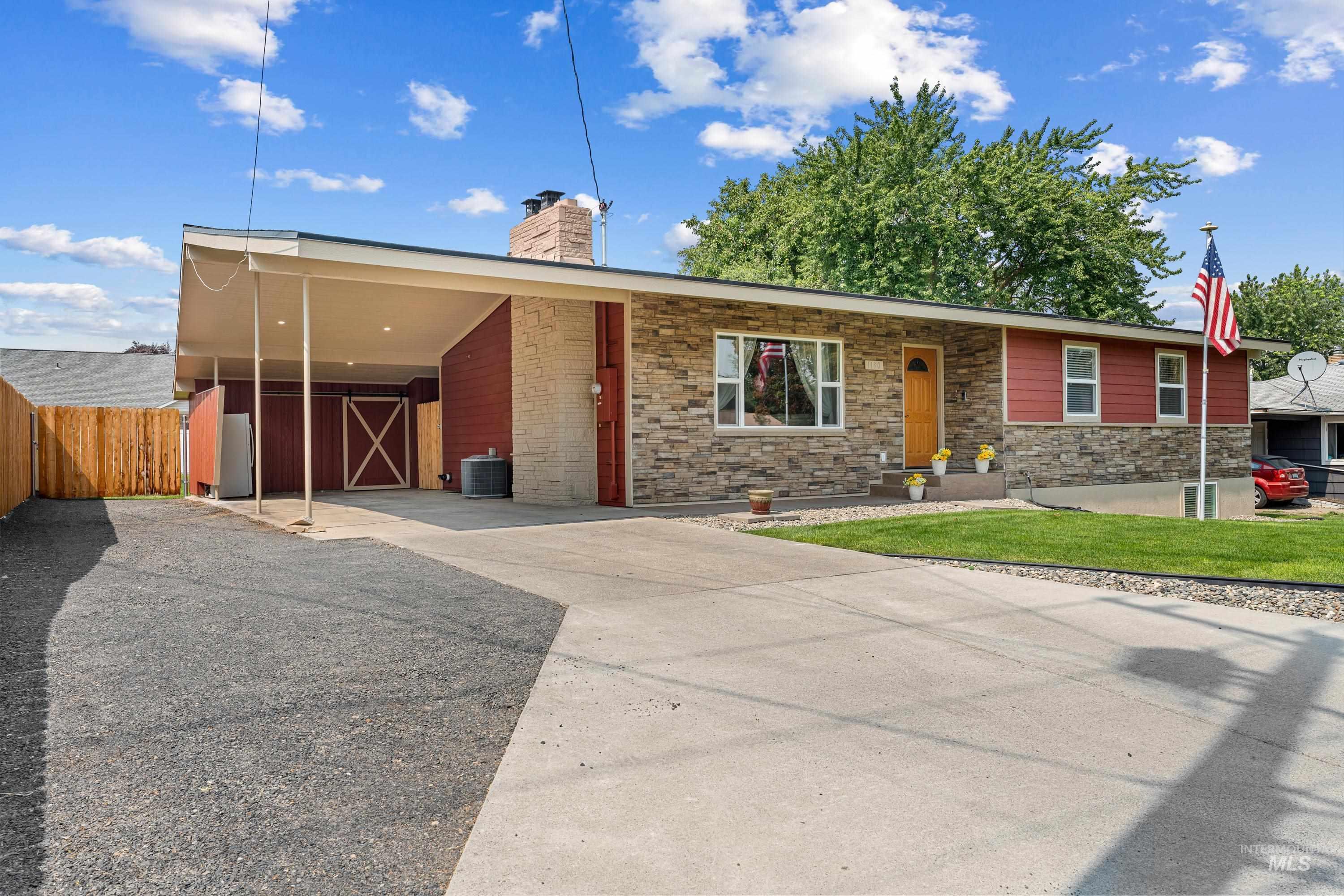 1130 15th Street, Clarkston, Washington 99403, 4 Bedrooms, 3 Bathrooms, Residential For Sale, Price $535,000,MLS 98998171