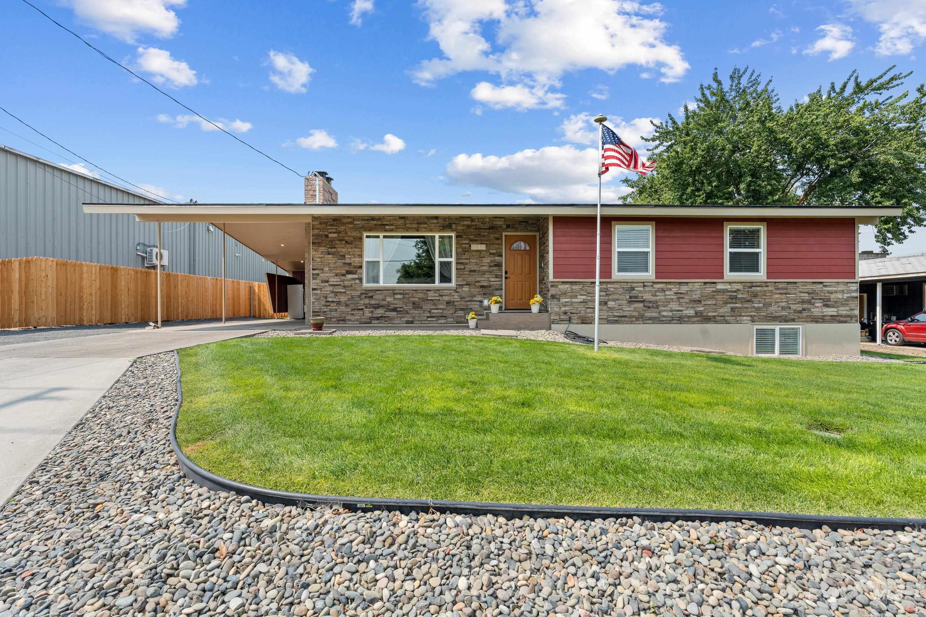 1130 15th Street, Clarkston, Washington 99403, 4 Bedrooms, 3 Bathrooms, Residential For Sale, Price $535,000,MLS 98998171
