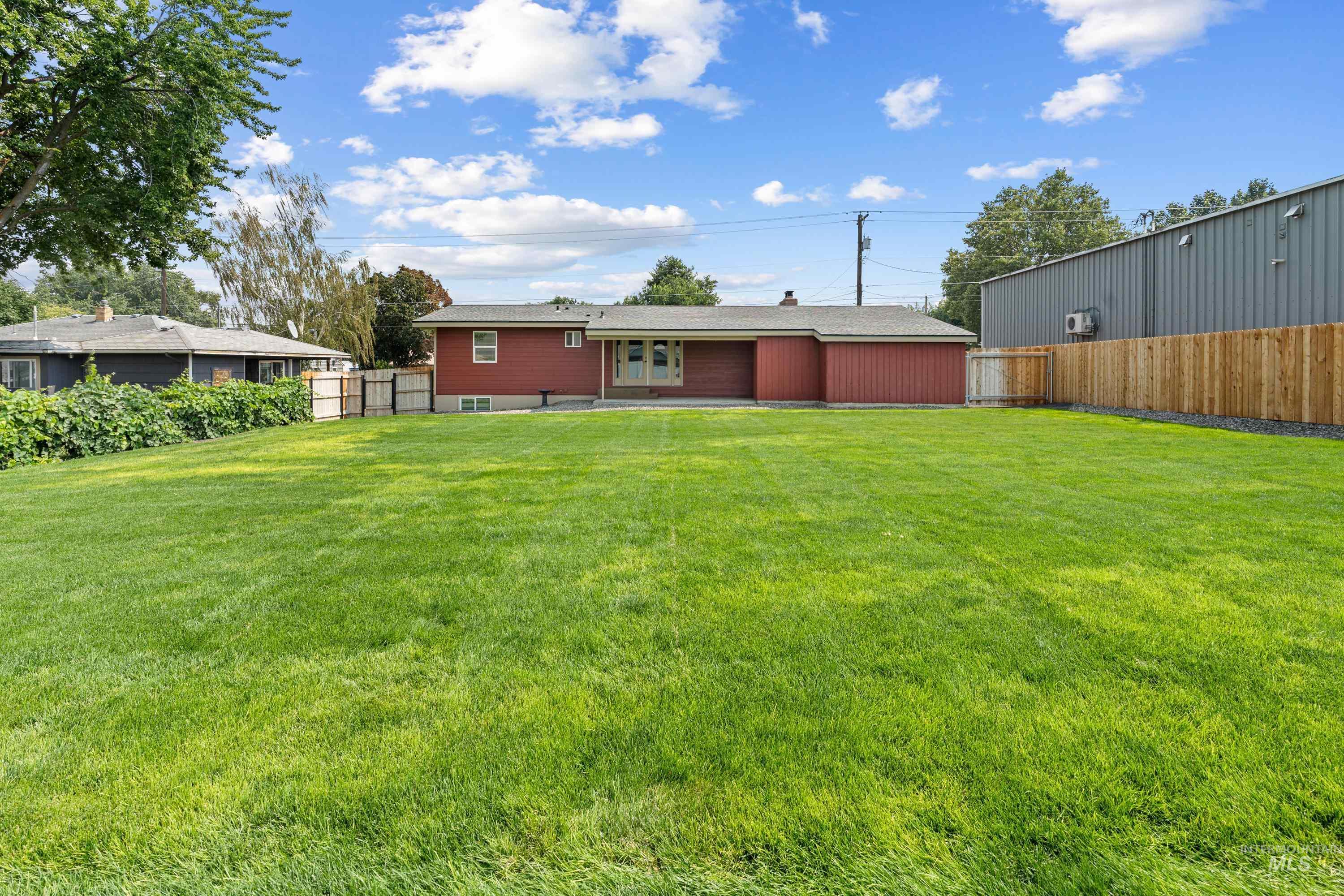1130 15th Street, Clarkston, Washington 99403, 4 Bedrooms, 3 Bathrooms, Residential For Sale, Price $535,000,MLS 98998171