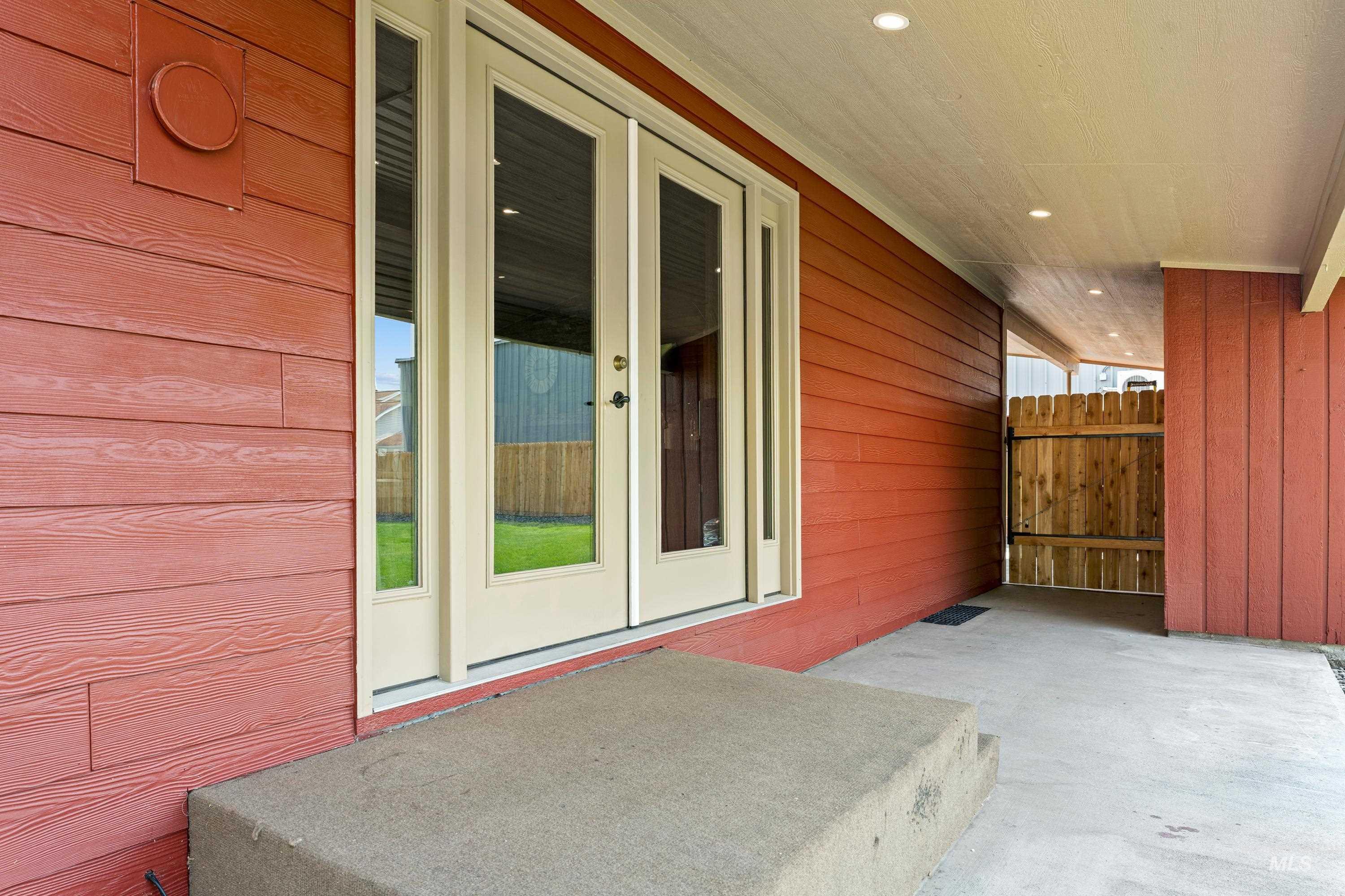 1130 15th Street, Clarkston, Washington 99403, 4 Bedrooms, 3 Bathrooms, Residential For Sale, Price $535,000,MLS 98998171