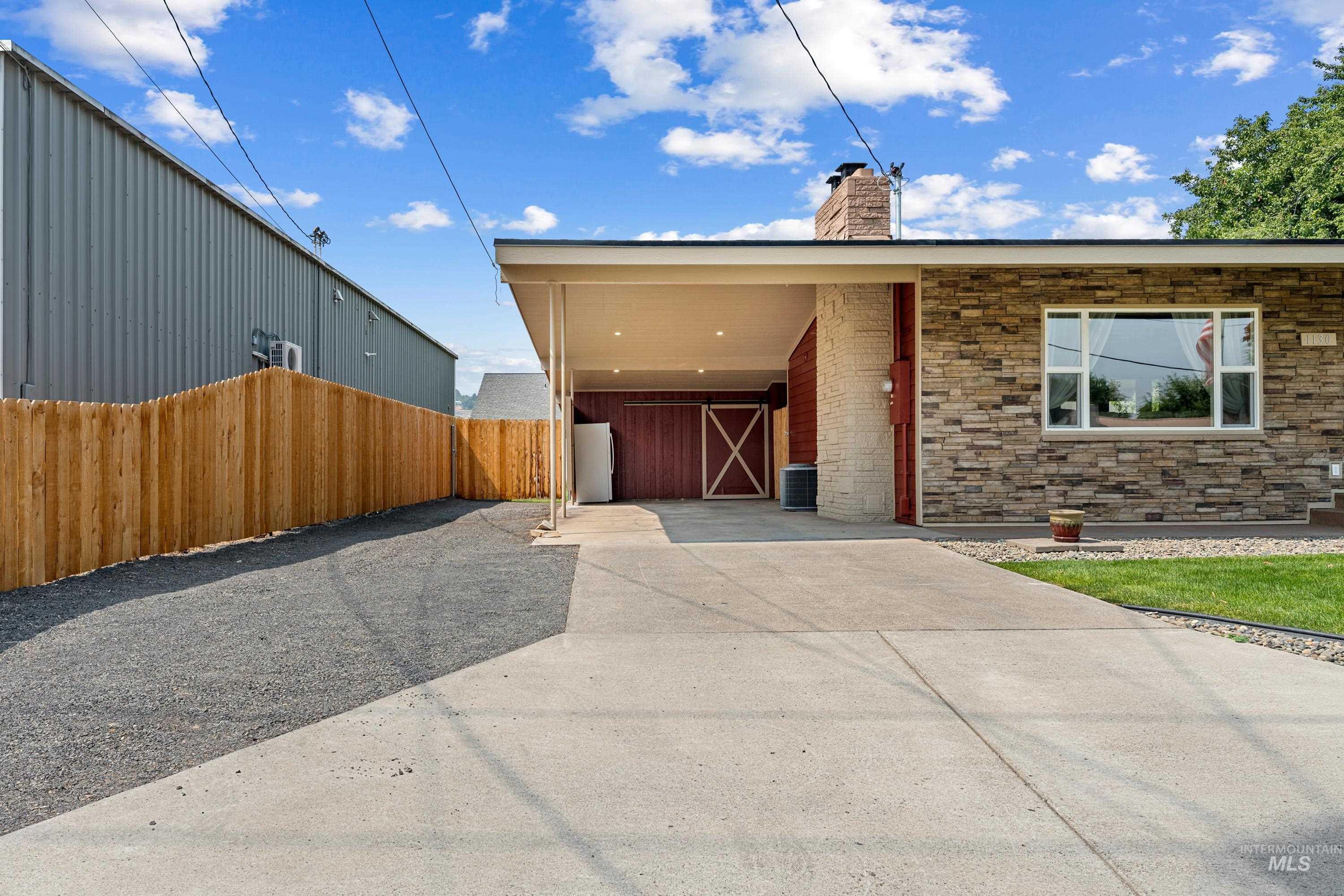 1130 15th Street, Clarkston, Washington 99403, 4 Bedrooms, 3 Bathrooms, Residential For Sale, Price $535,000,MLS 98998171