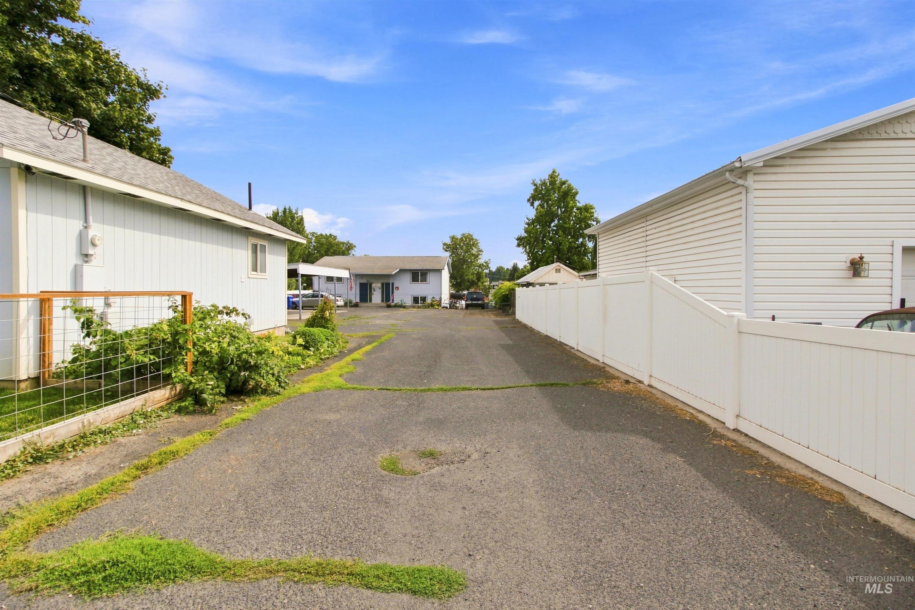 1232 & 1232 1/2 Grelle Ave., Lewiston, Idaho 83501, 5 Bedrooms, 4 Bathrooms, Residential For Sale, Price $463,000,MLS 98998172