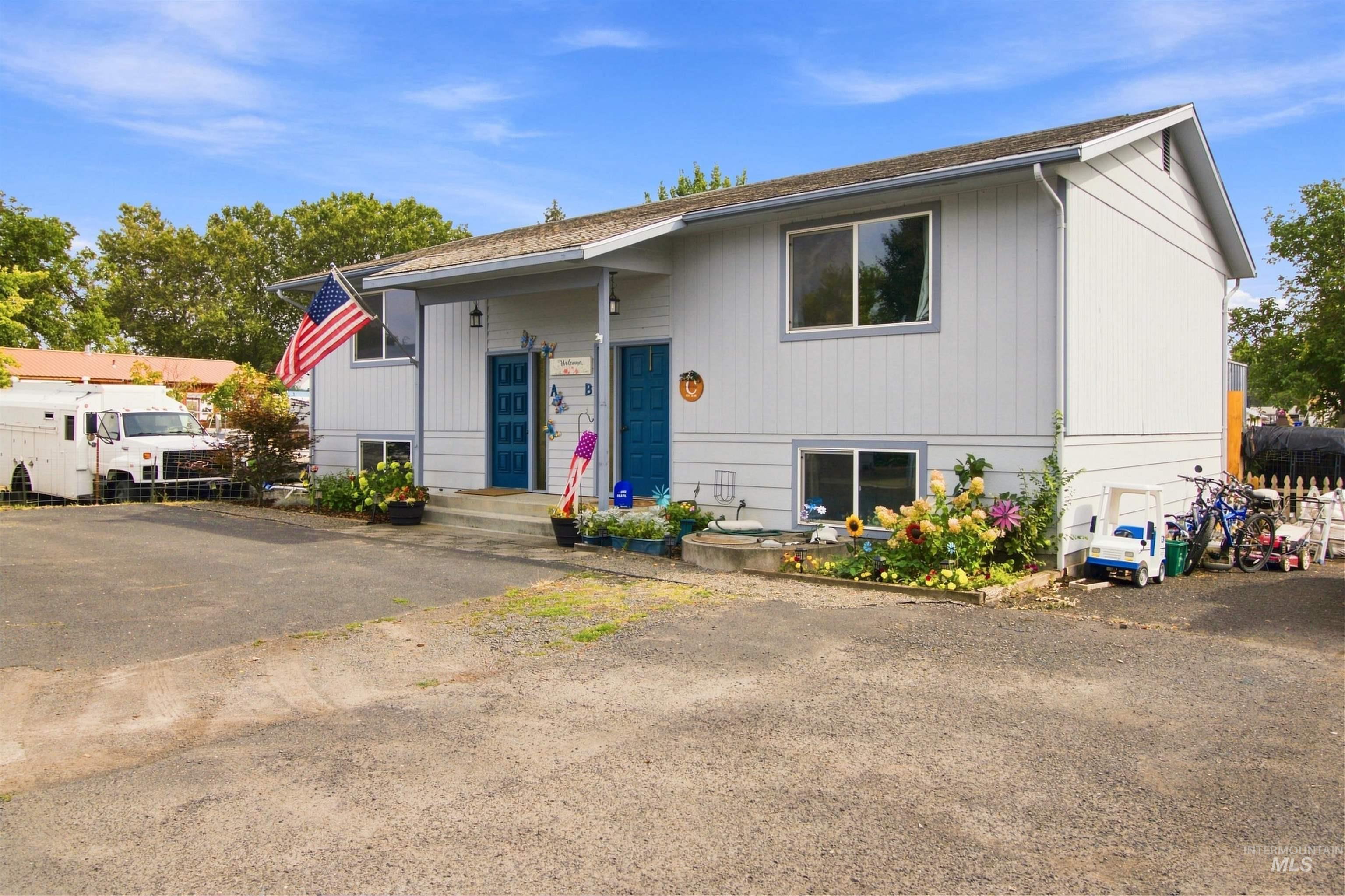 1232 & 1232 1/2 Grelle Ave., Lewiston, Idaho 83501, 5 Bedrooms, 4 Bathrooms, Residential For Sale, Price $463,000,MLS 98998172