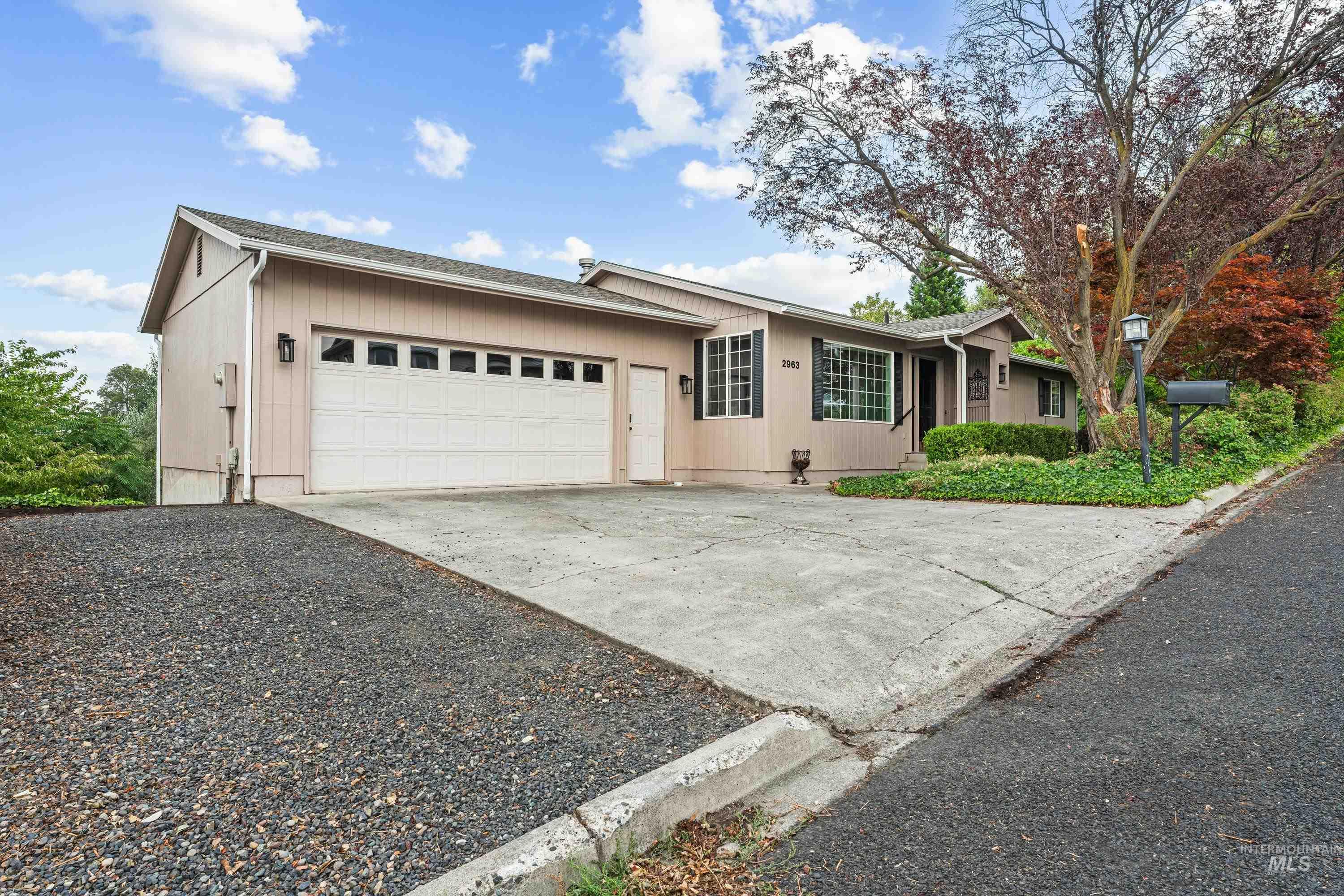 2963 Mayfair Ridge, Lewiston, Idaho 83501, 5 Bedrooms, 3 Bathrooms, Residential For Sale, Price $460,000,MLS 98998173
