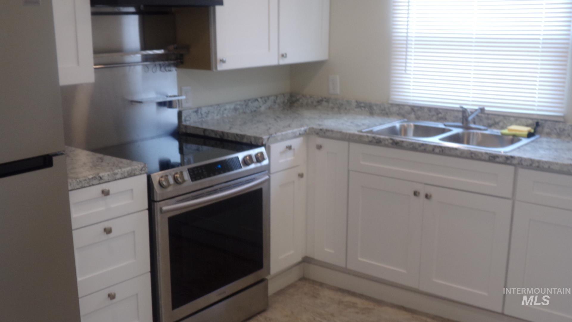 924 Vista Ave, Lewiston, Idaho 83501, 1 Bedroom, 1 Bathroom, Residential For Sale, Price $67,995, 98998175