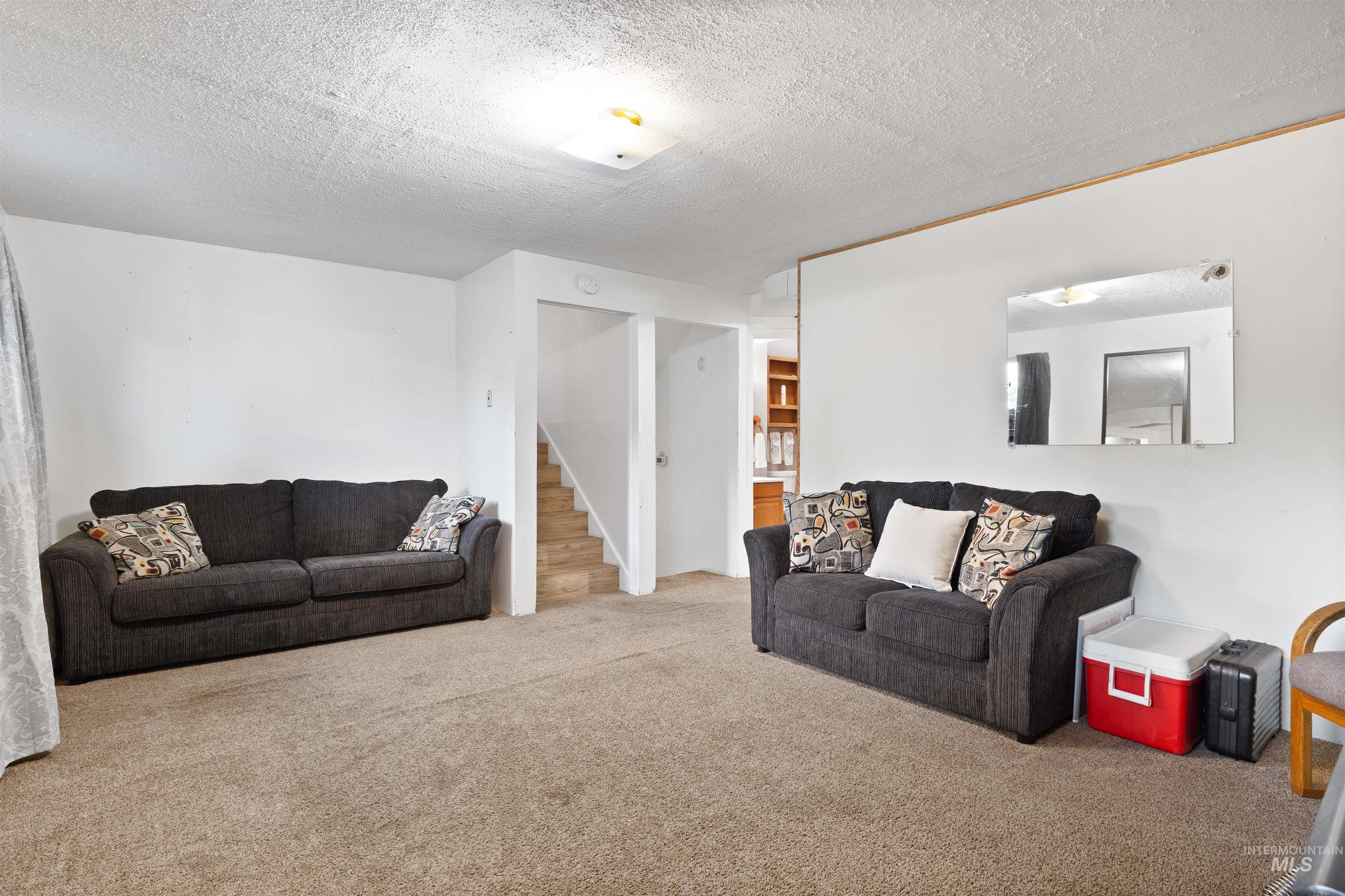 386 Crestview Dr, Twin Falls, Idaho 83301, 4 Bedrooms, 2 Bathrooms, Residential For Sale, Price $385,900,MLS 98998177