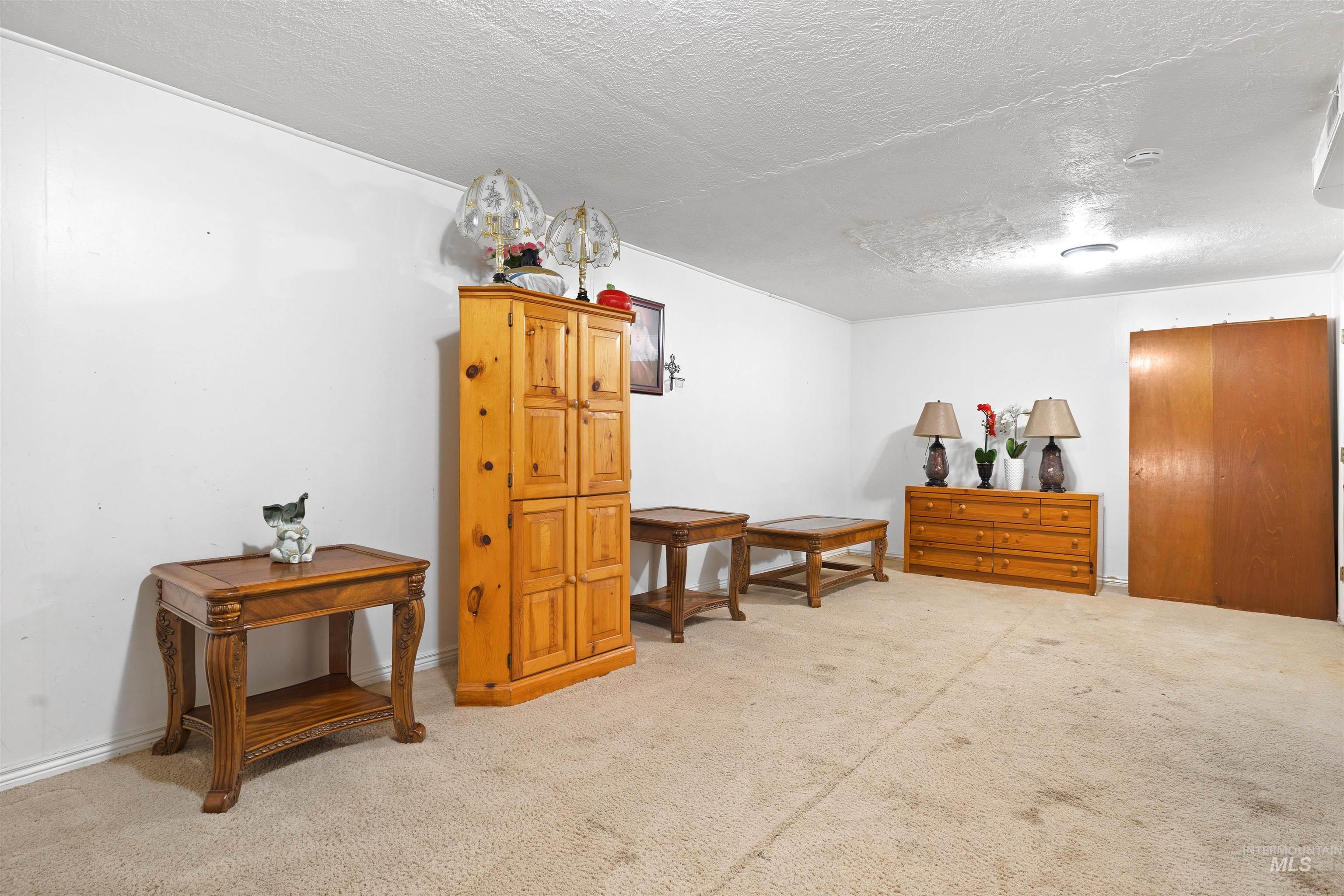 386 Crestview Dr, Twin Falls, Idaho 83301, 4 Bedrooms, 2 Bathrooms, Residential For Sale, Price $385,900,MLS 98998177