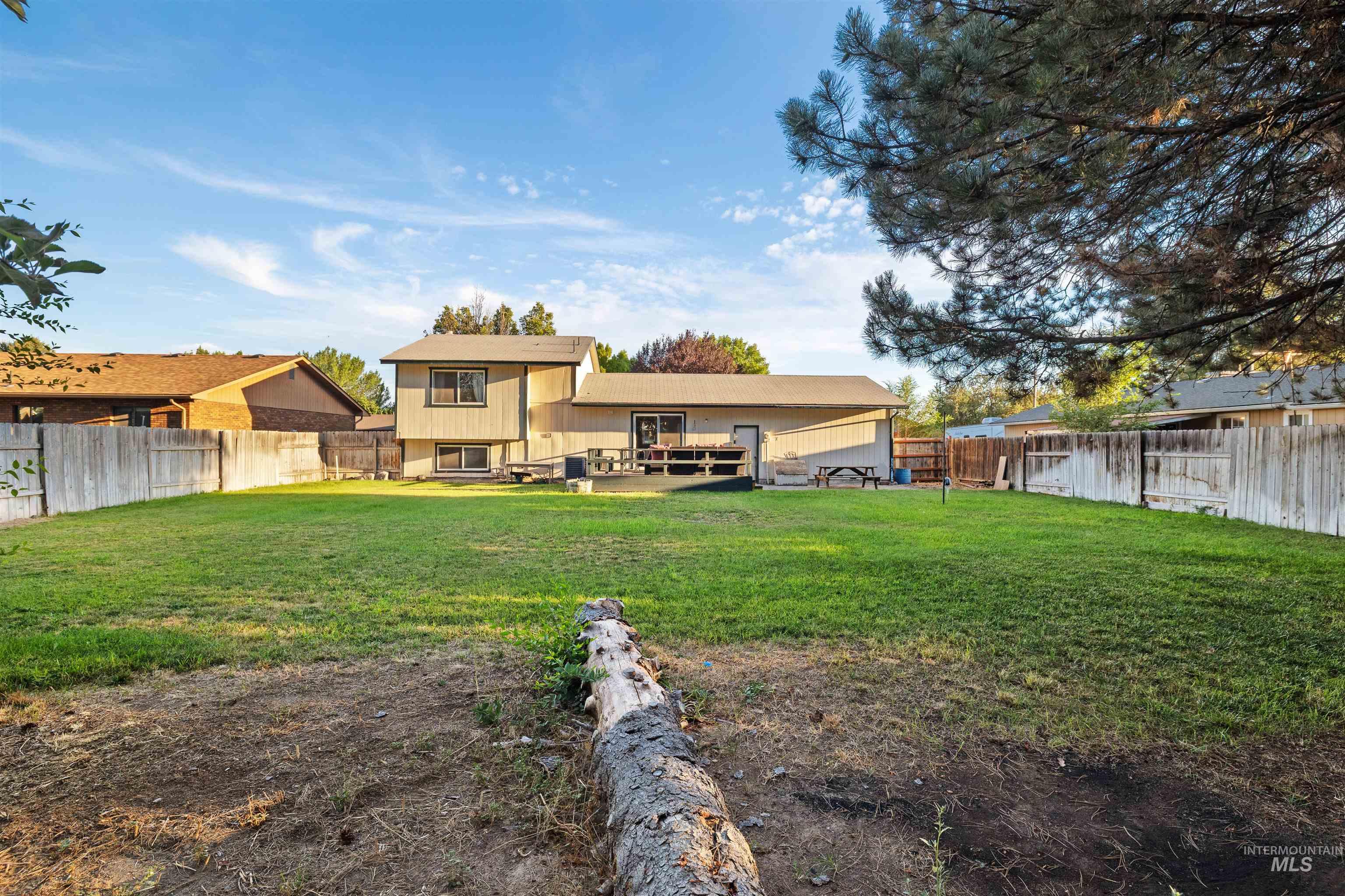 386 Crestview Dr, Twin Falls, Idaho 83301, 4 Bedrooms, 2 Bathrooms, Residential For Sale, Price $385,900,MLS 98998177